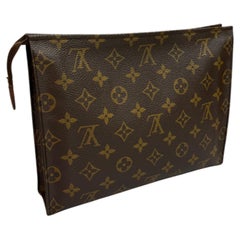 1980s Vintage LOUIS VUITTON Monogram Pouche Toilette 26 Clutch Bag