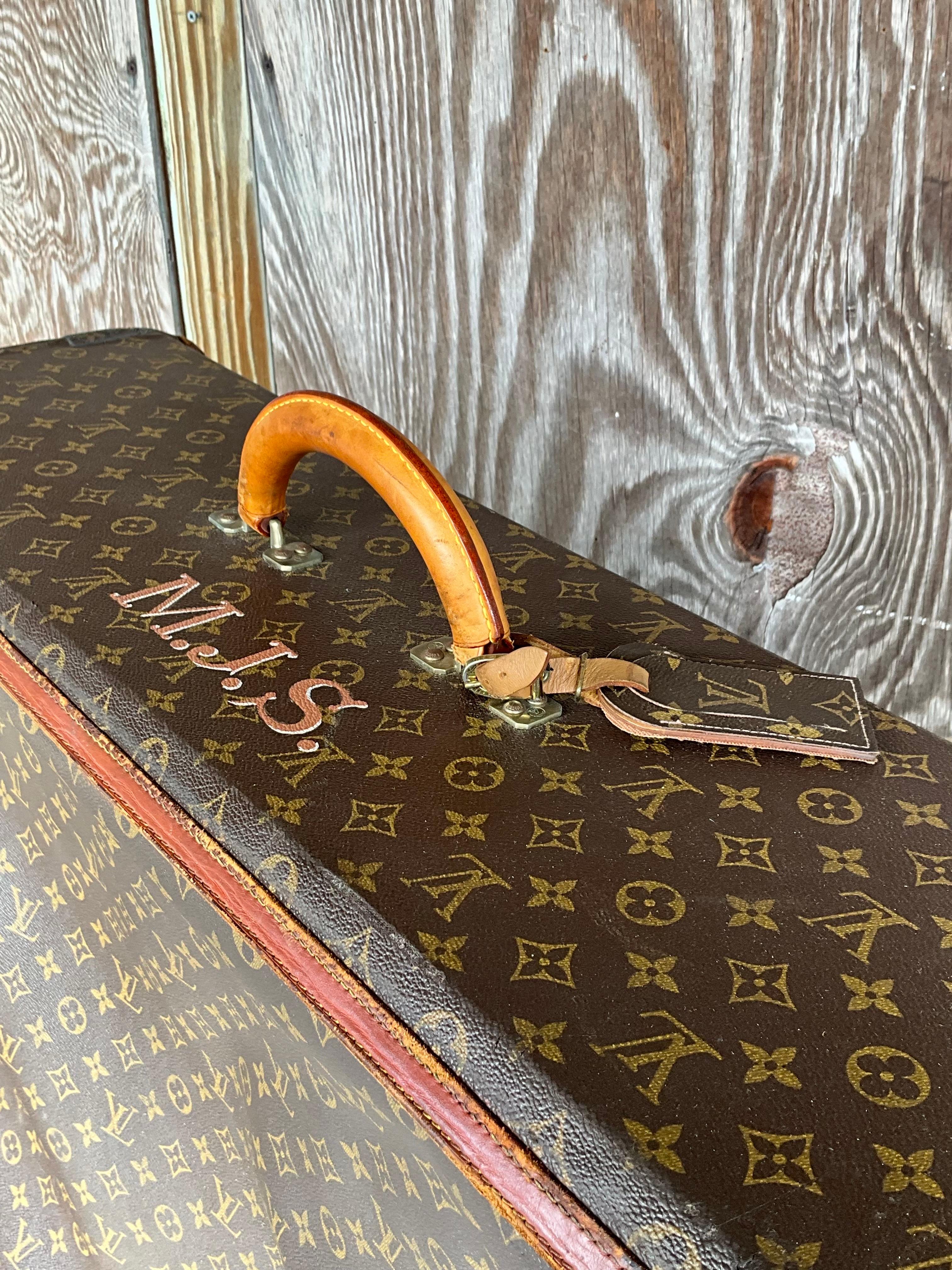 Vintage Louis Vuitton Monogram Pullman Suitcase In Good Condition For Sale In Lake Worth Beach, FL