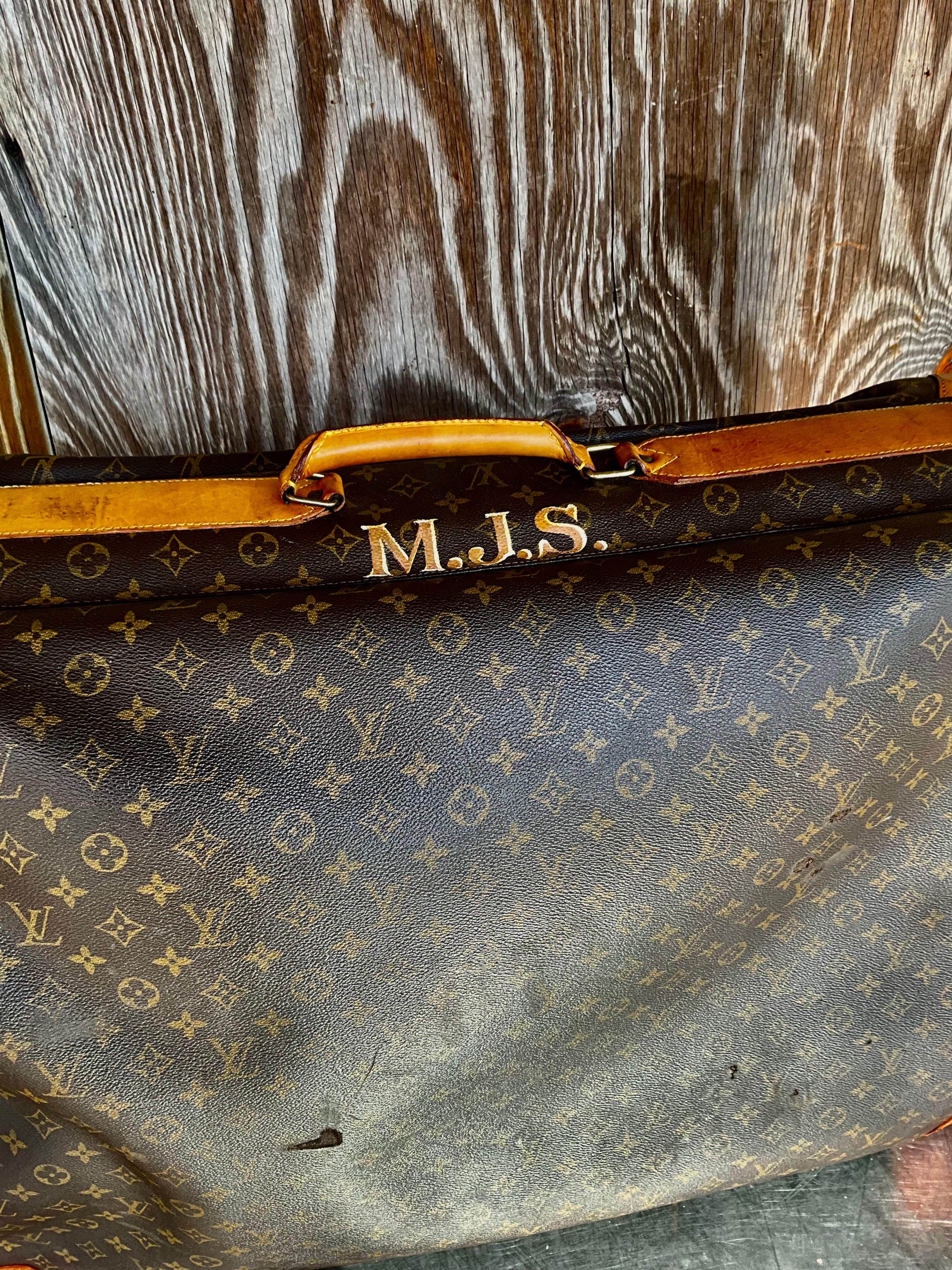 Women's or Men's Vintage Louis Vuitton Monogram Pullman Suitcase For Sale
