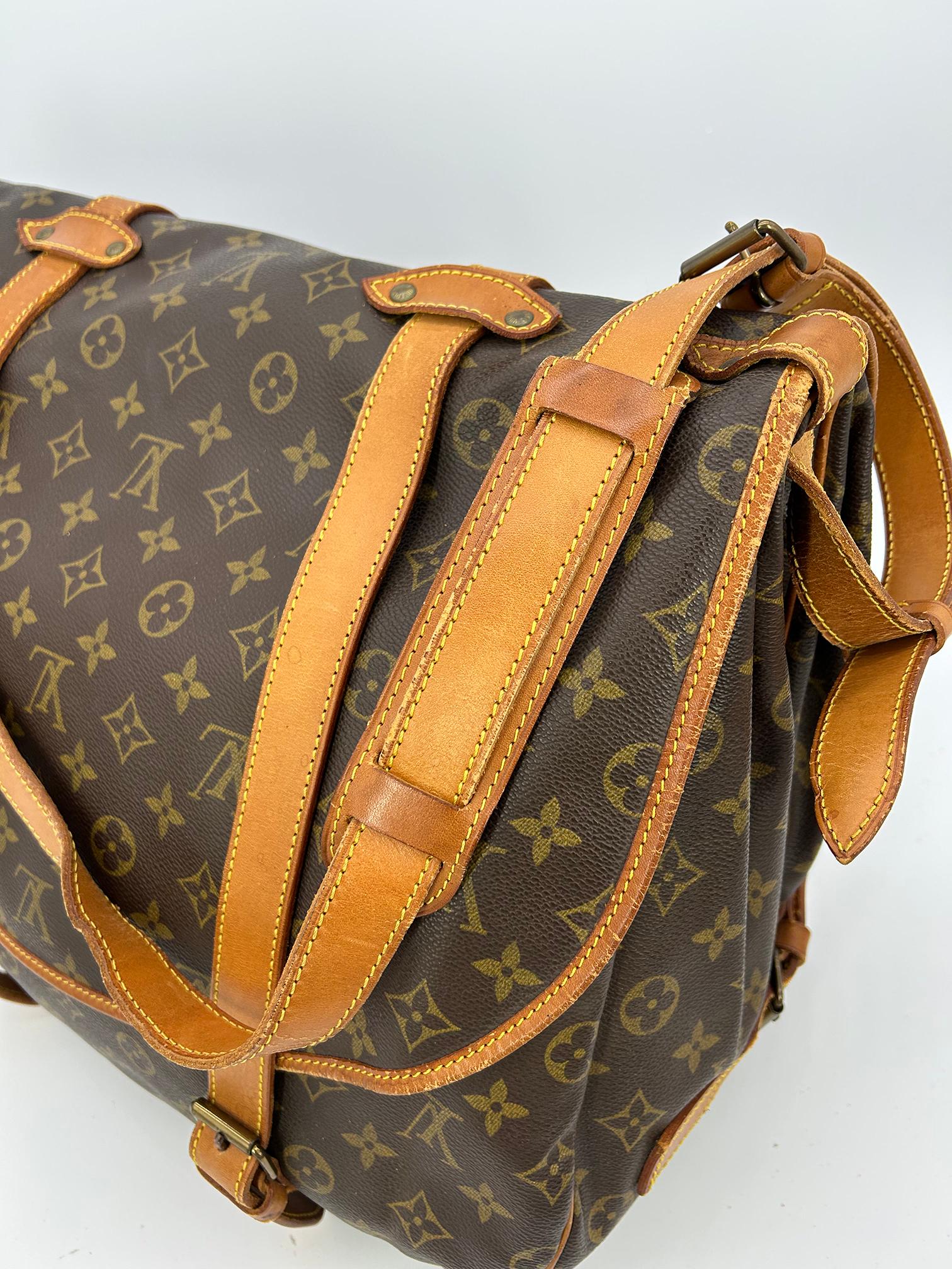Vintage Louis Vuitton Monogram Samur 43 Messenger Shoulder Bag For Sale 6