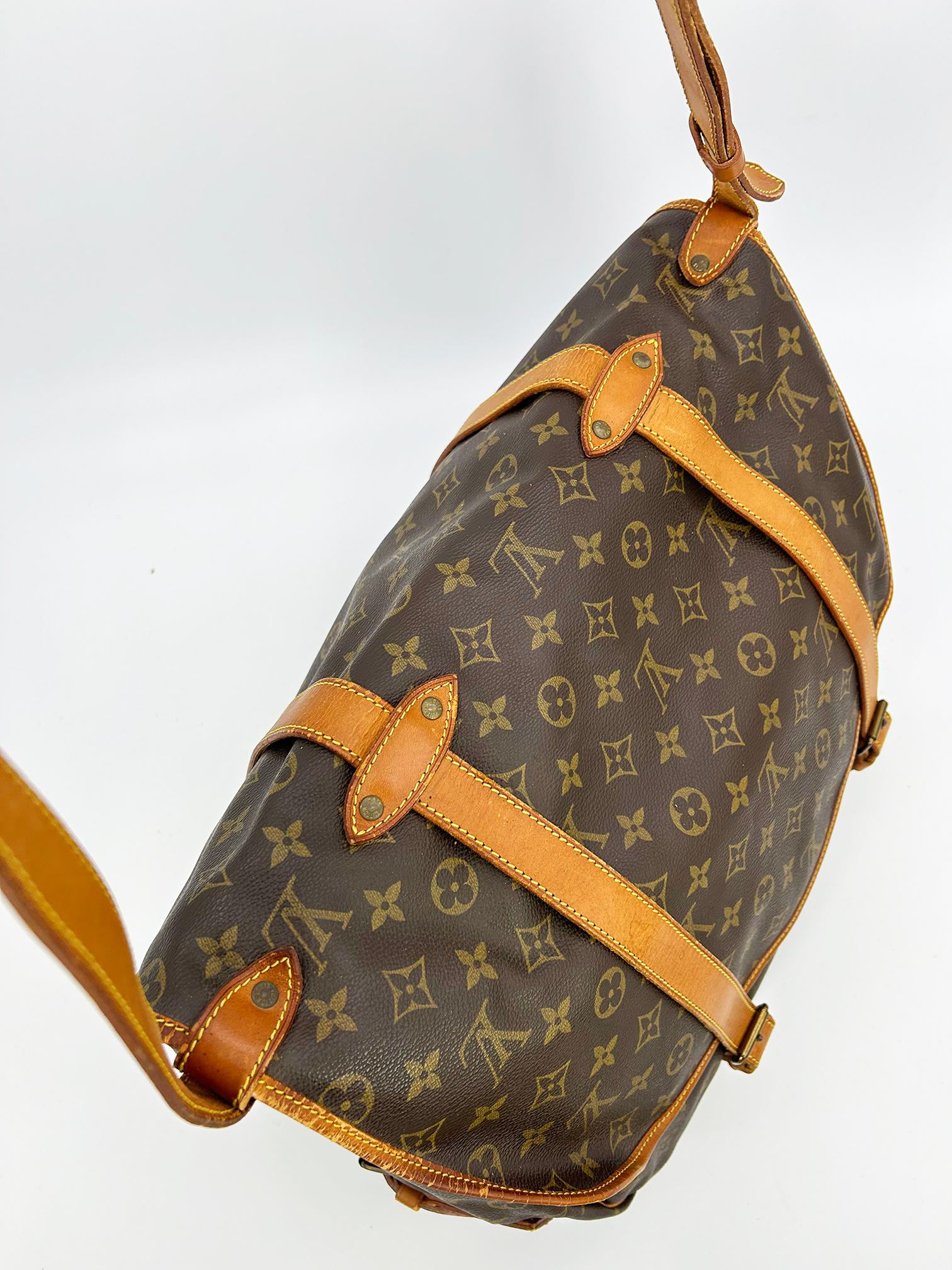 Vintage Louis Vuitton Monogram Samur 43 Messenger Shoulder Bag For Sale 2