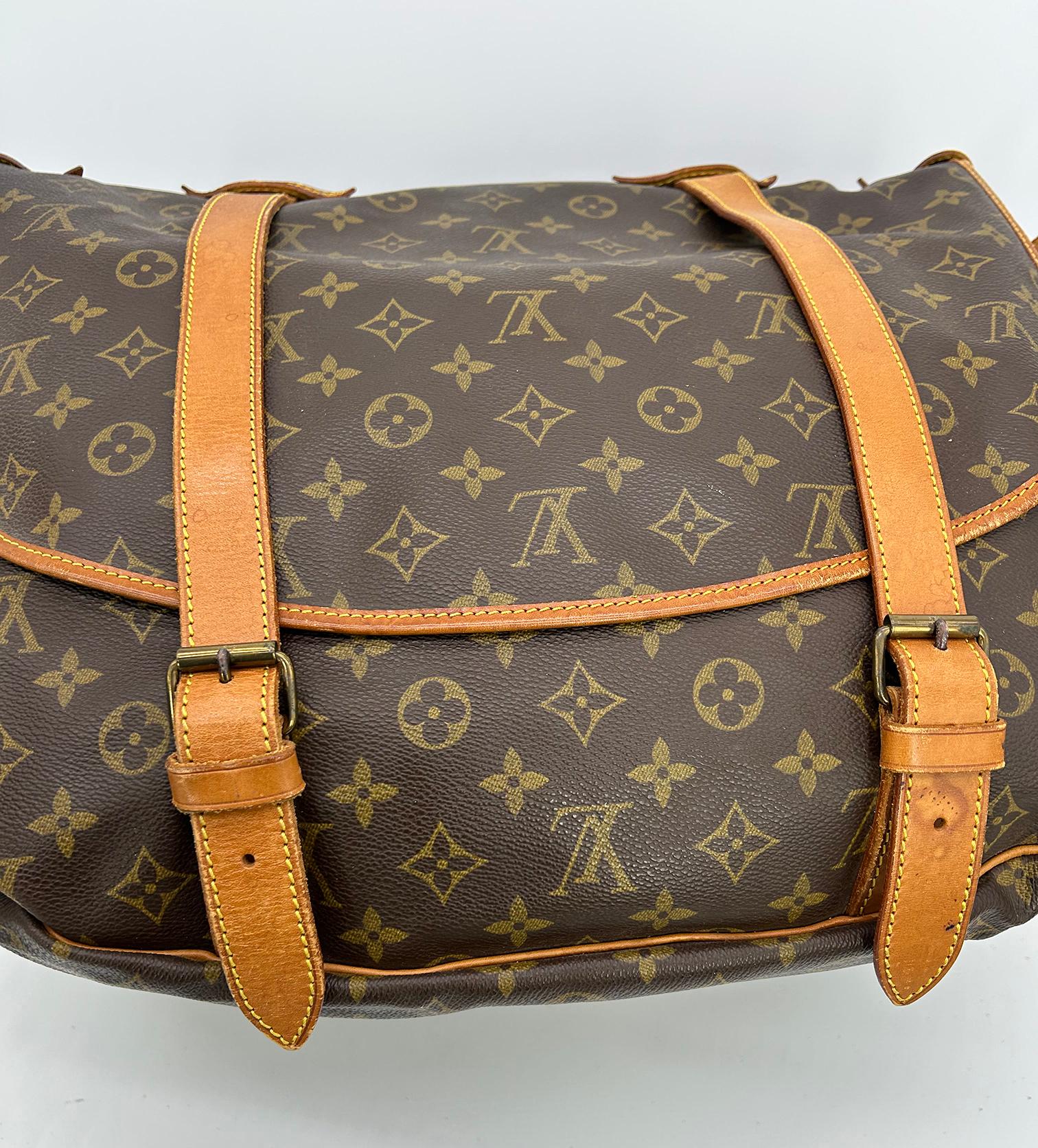 Vintage Louis Vuitton Monogram Samur 43 Messenger Shoulder Bag For Sale 4