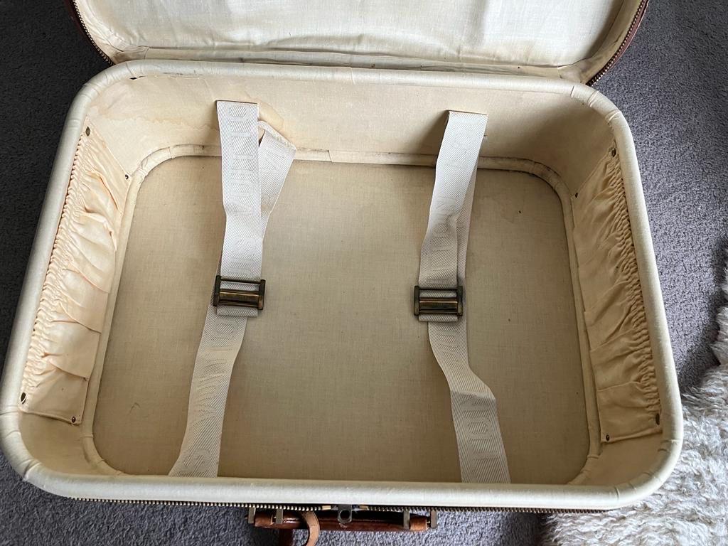 Vintage Louis Vuitton monogram Stratos suitcase For Sale 1