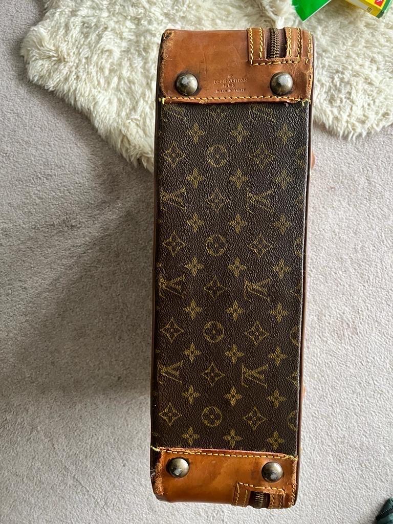 Vintage Louis Vuitton monogram Stratos suitcase In Good Condition For Sale In London, London