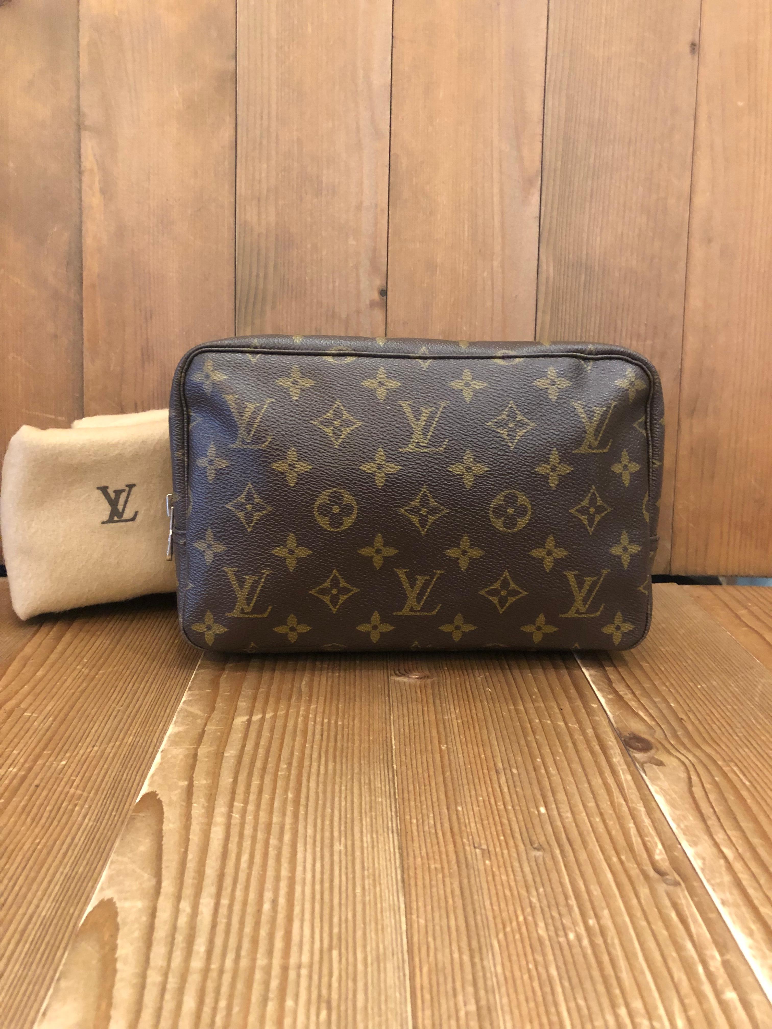 Louis Vuitton Clutch Toiletry Bag - 3 For Sale on 1stDibs