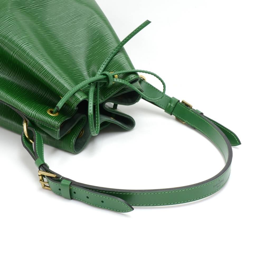 Women's Louis Vuitton Vintage Noe Large Green Epi Leather Shoulder Bag For Sale
