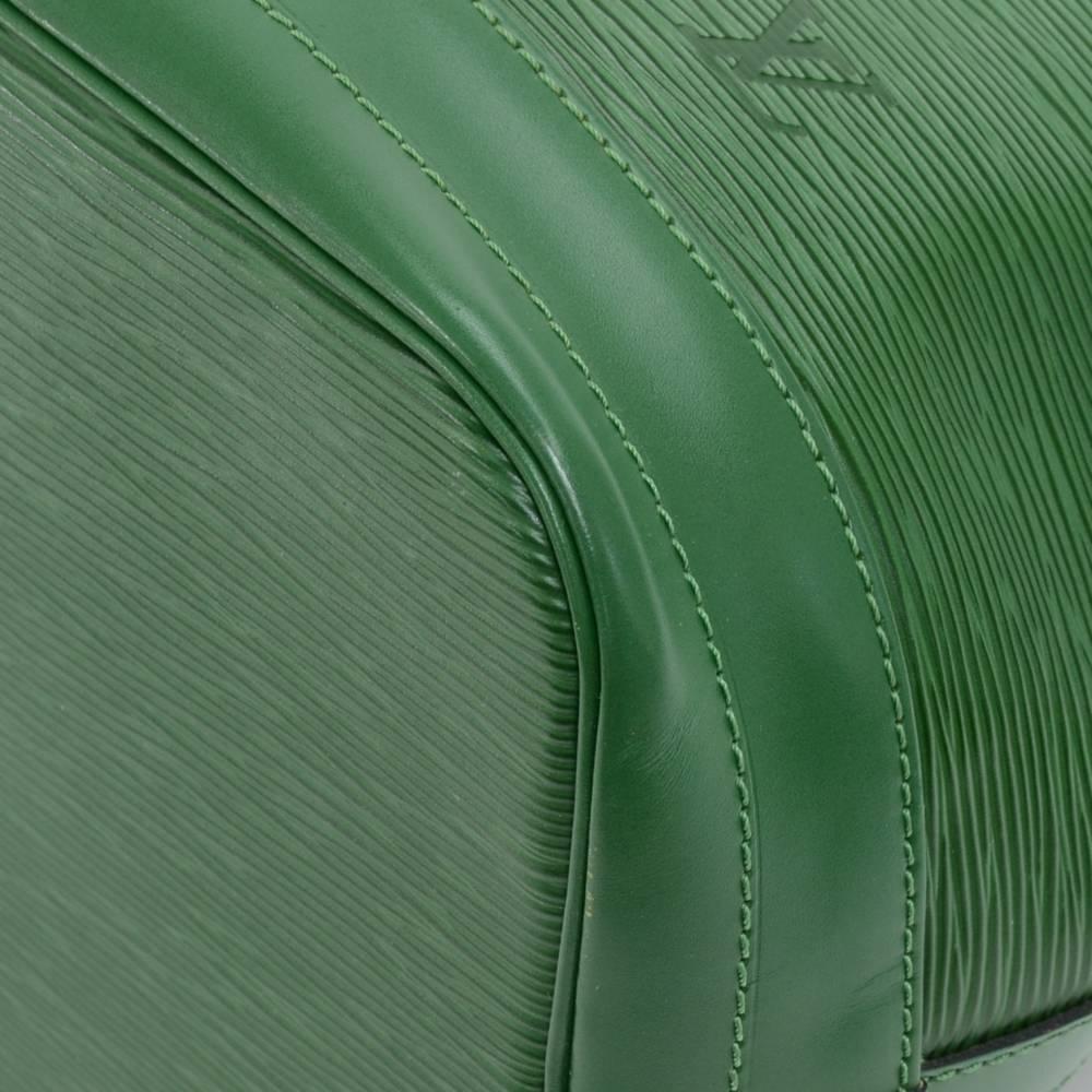 Louis Vuitton Vintage Noe Large Green Epi Leather Shoulder Bag For Sale 1