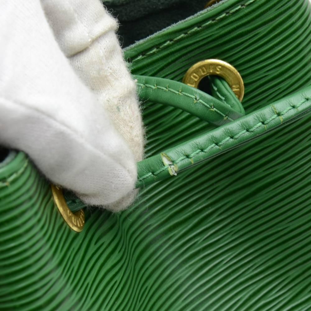 Louis Vuitton Vintage Noe Large Green Epi Leather Shoulder Bag For Sale 3