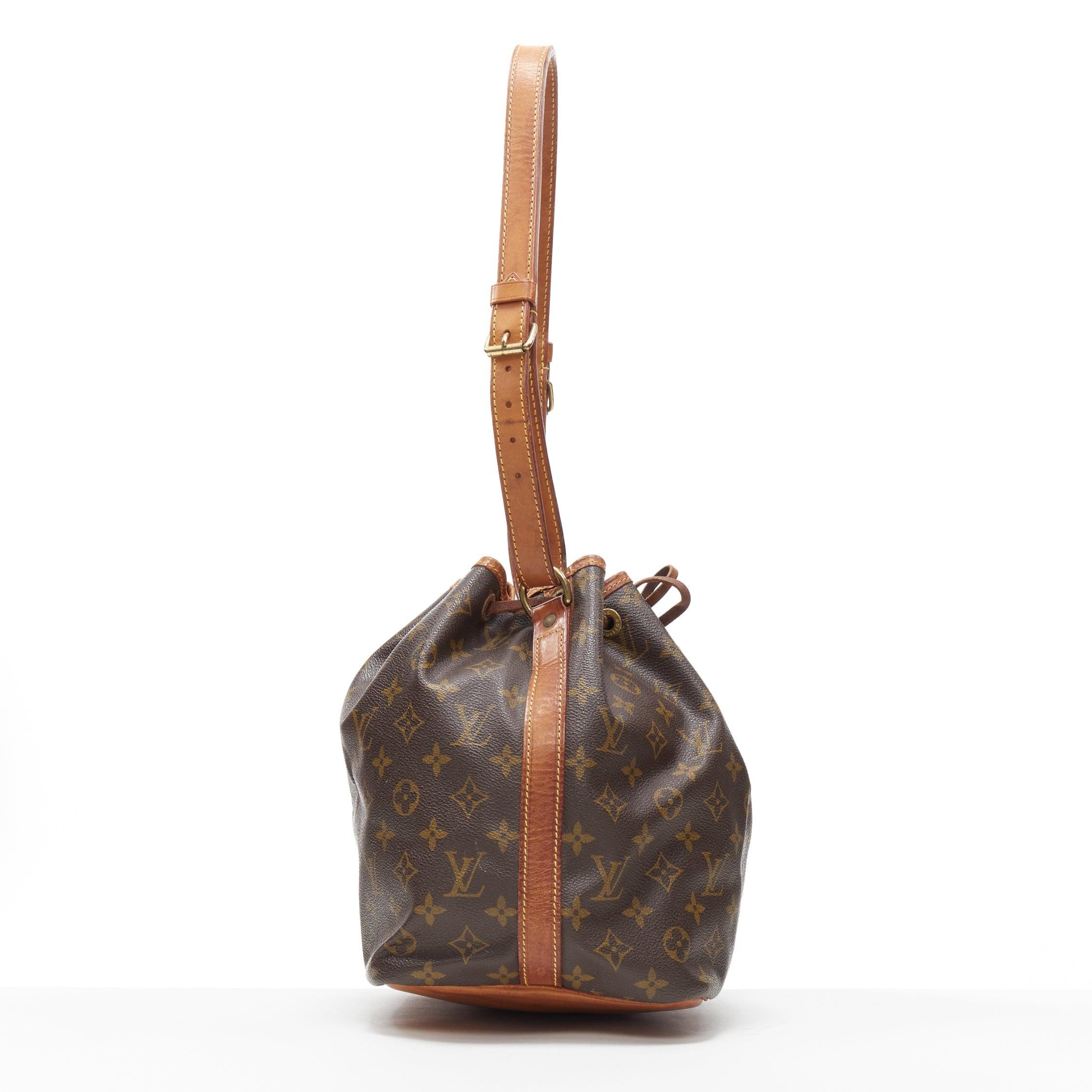 LOUIS VUITTON Petite Noe Bucket Bag aus braunem Segeltuch mit Monogramm und Kordelzug Damen im Angebot