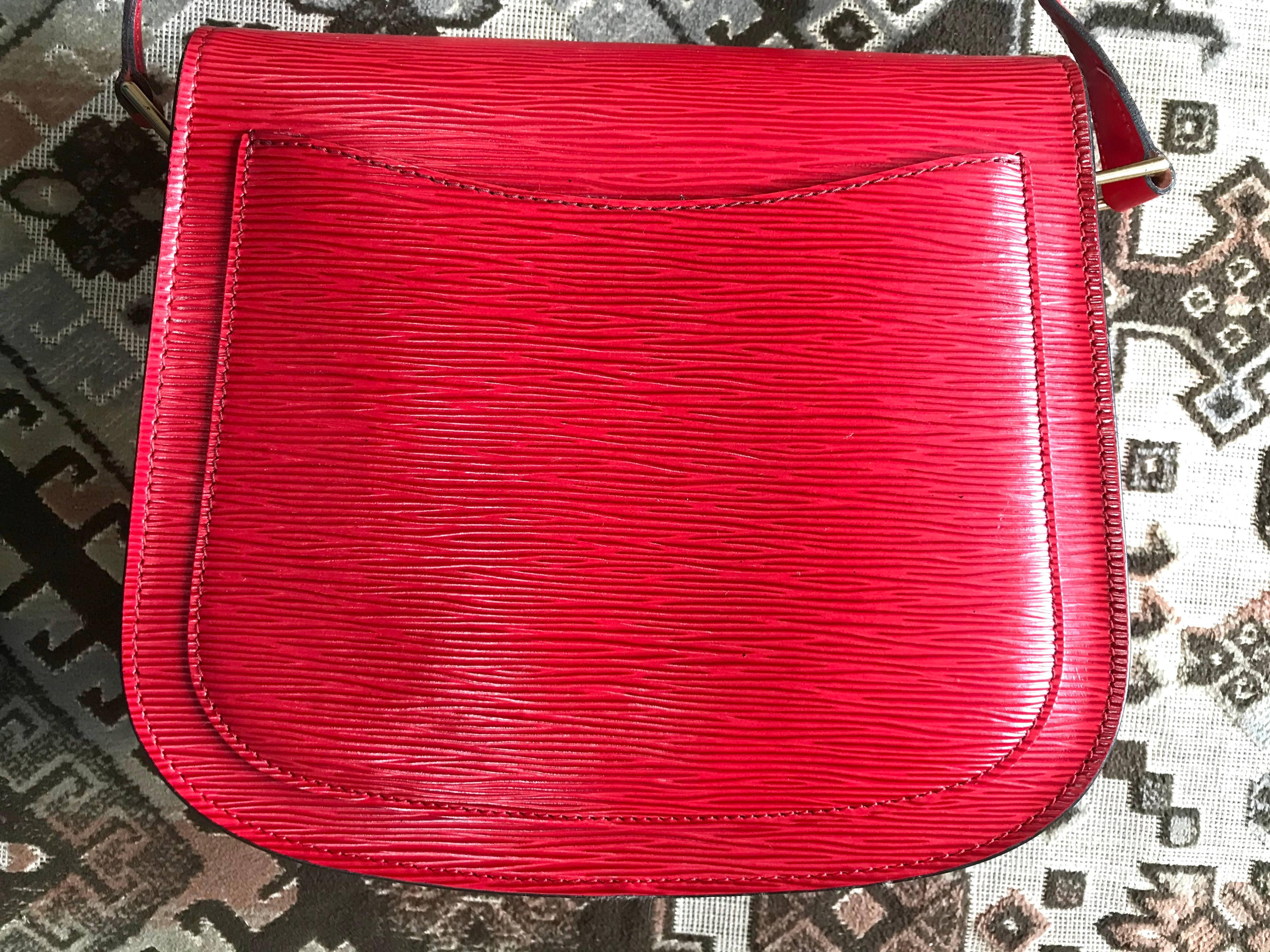 Vintage Louis Vuitton red epi leather shoulder bag. Classic purse. Beautiful. In Good Condition In Kashiwa, Chiba
