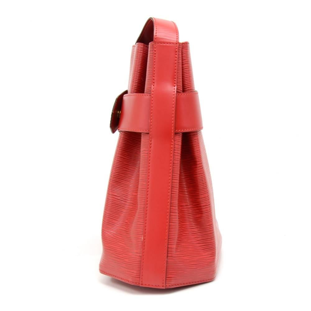 Women's Vintage Louis Vuitton Sac Depaule PM Red Epi Leather Shoulder Bag  For Sale