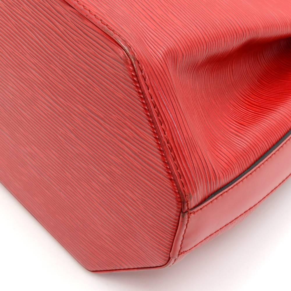 Louis Vuitton Vintage Sac Depaule PM Red Epi Leather Shoulder Bag For Sale 3