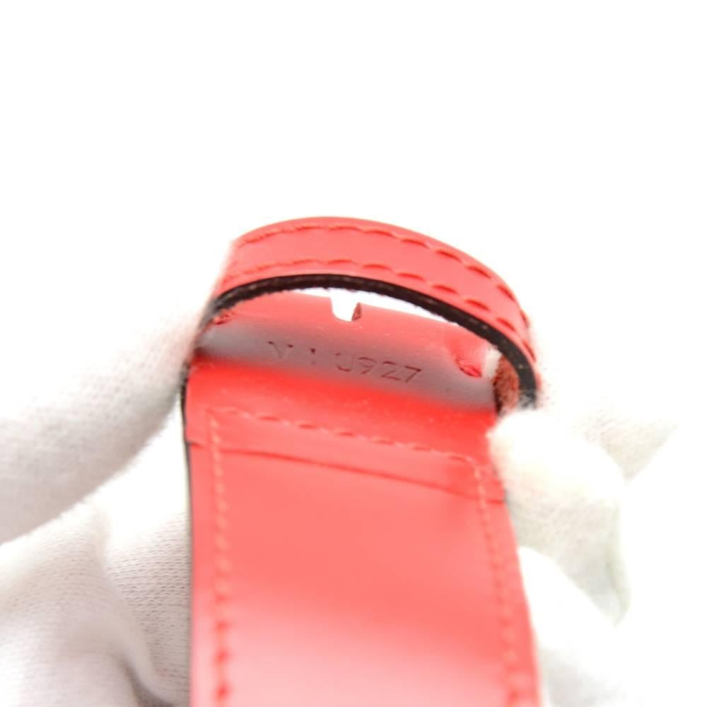 Vintage Louis Vuitton Sac Depaule PM Red Epi Leather Shoulder Bag  For Sale 4