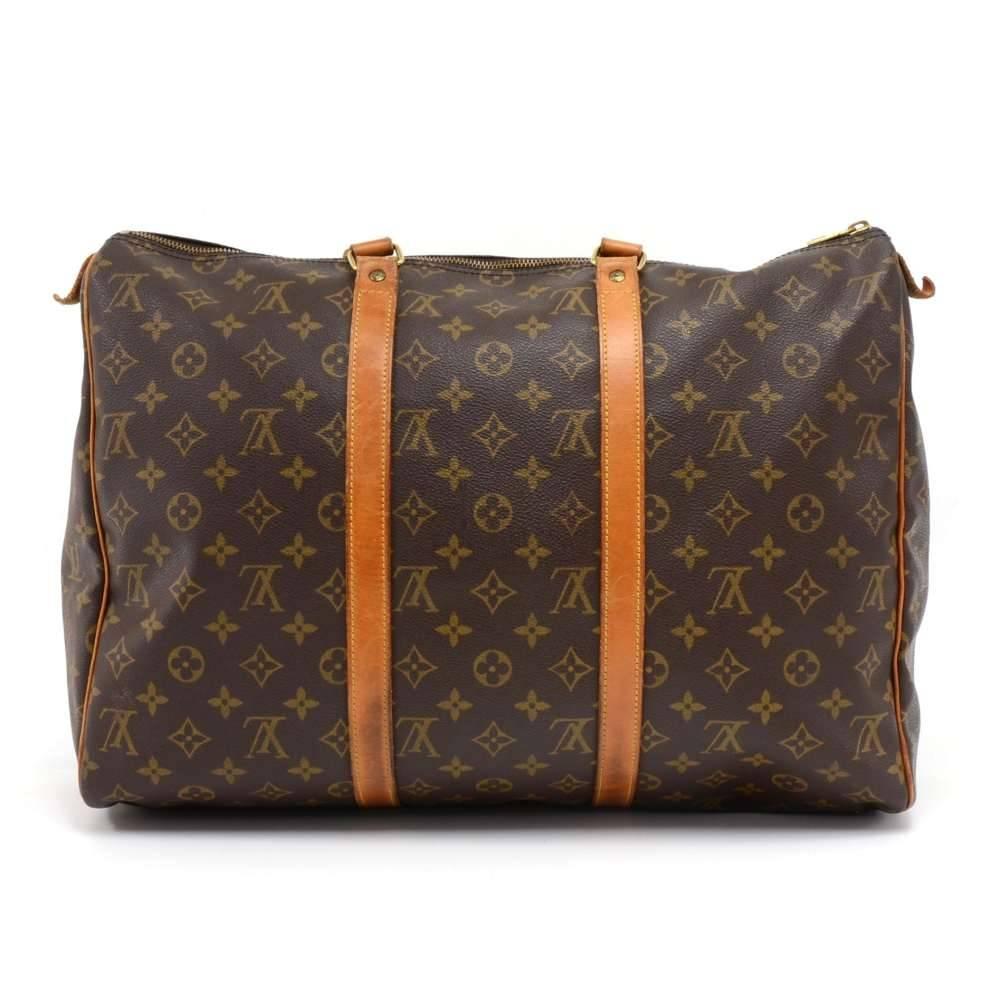 Vintage Louis Vuitton Sac Flanerie shoulder bag in monogram Canvas. Top access is secured with brass zipper. Inside has 1 open pocket and brown lining. It is generously dimensioned to carry all your daily necessities and shopping days. SKU: