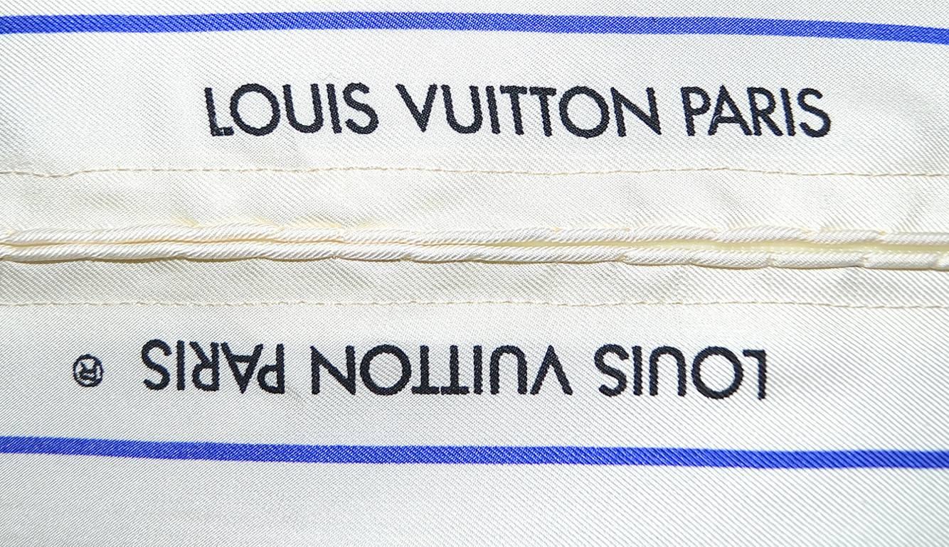 Vintage Louis Vuitton Scarf Pillow Light  iwj4504-1 In Excellent Condition For Sale In Himeji, JP