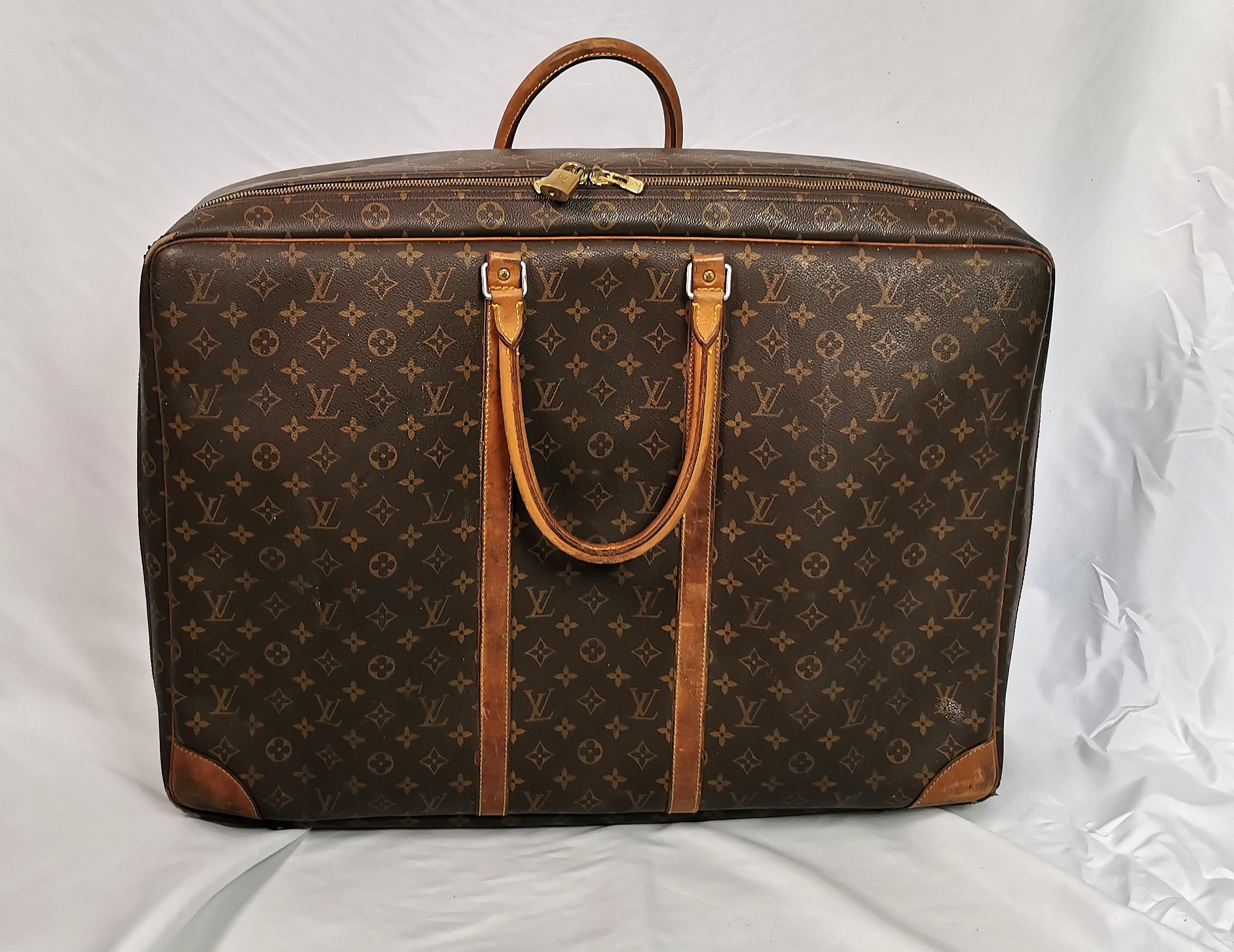 Vintage Louis Vuitton Sirius 65 Suitcase, large, 1999 In Fair Condition For Sale In NEWARK, GB