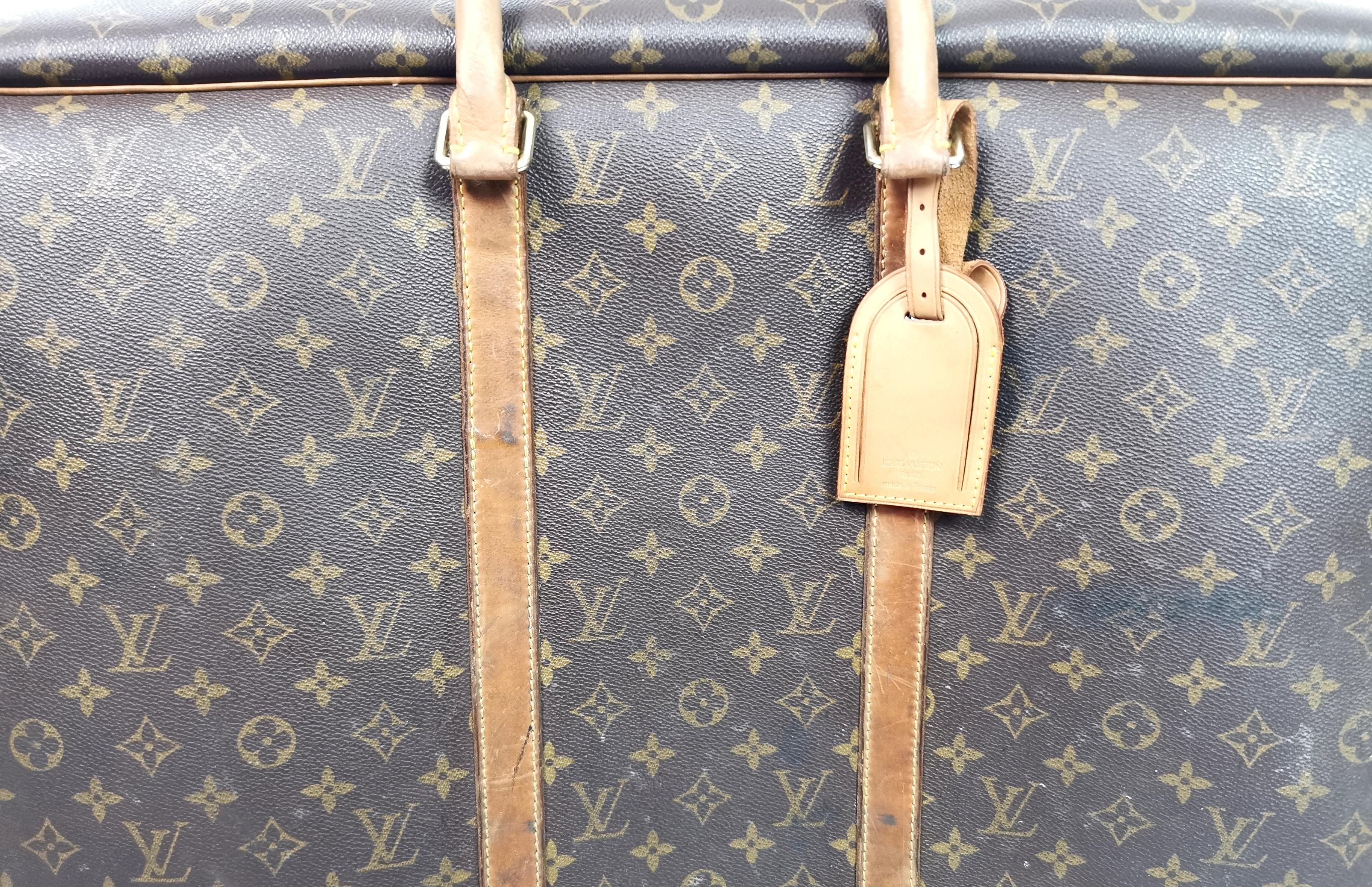 Women's or Men's Vintage Louis Vuitton Sirius 65 Suitcase, large, 1999 For Sale