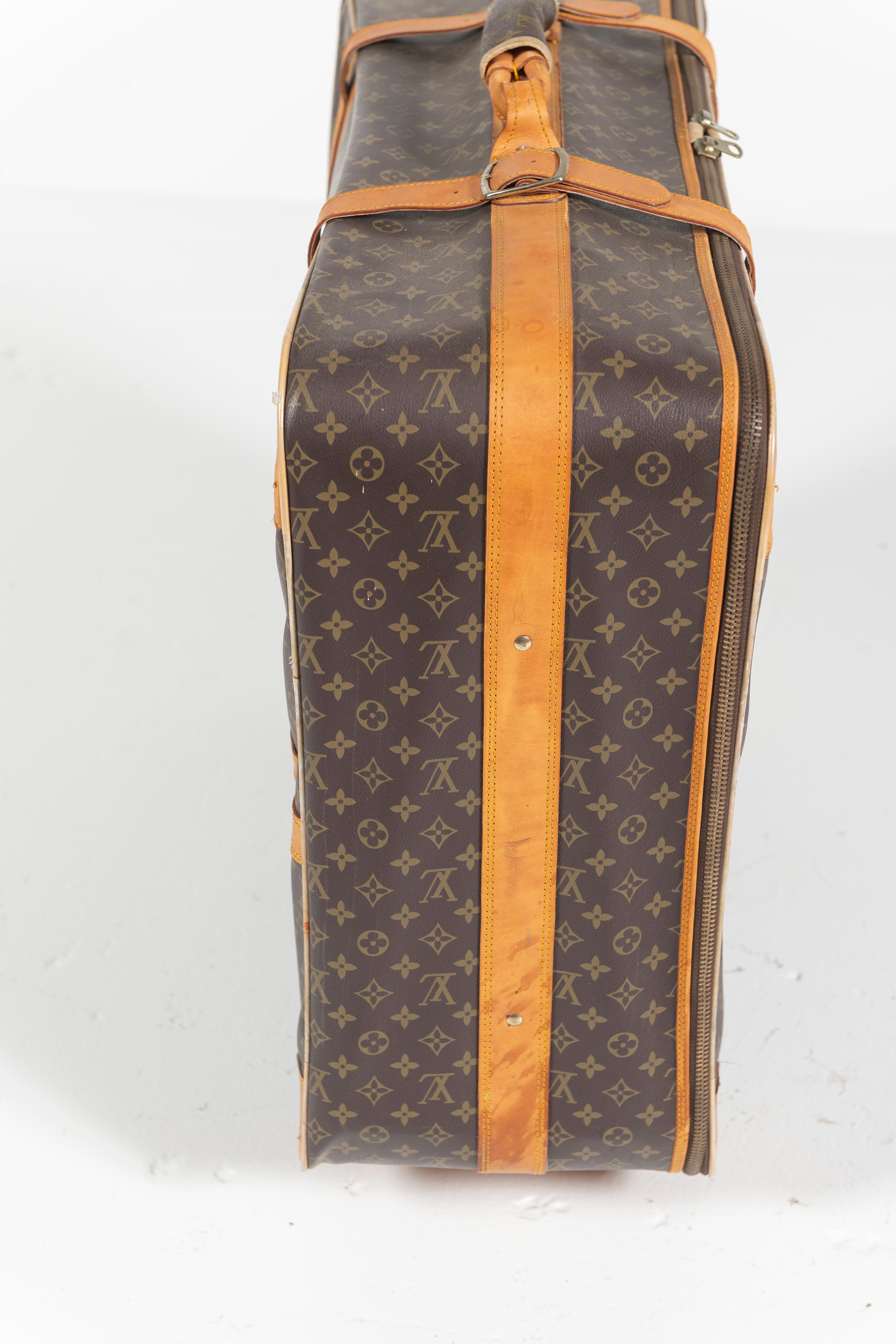Vintage-Anzug von Louis Vuitton, Monogrammiertes beschichtetes Segeltuch, großformatig im Zustand „Gut“ im Angebot in San Francisco, CA