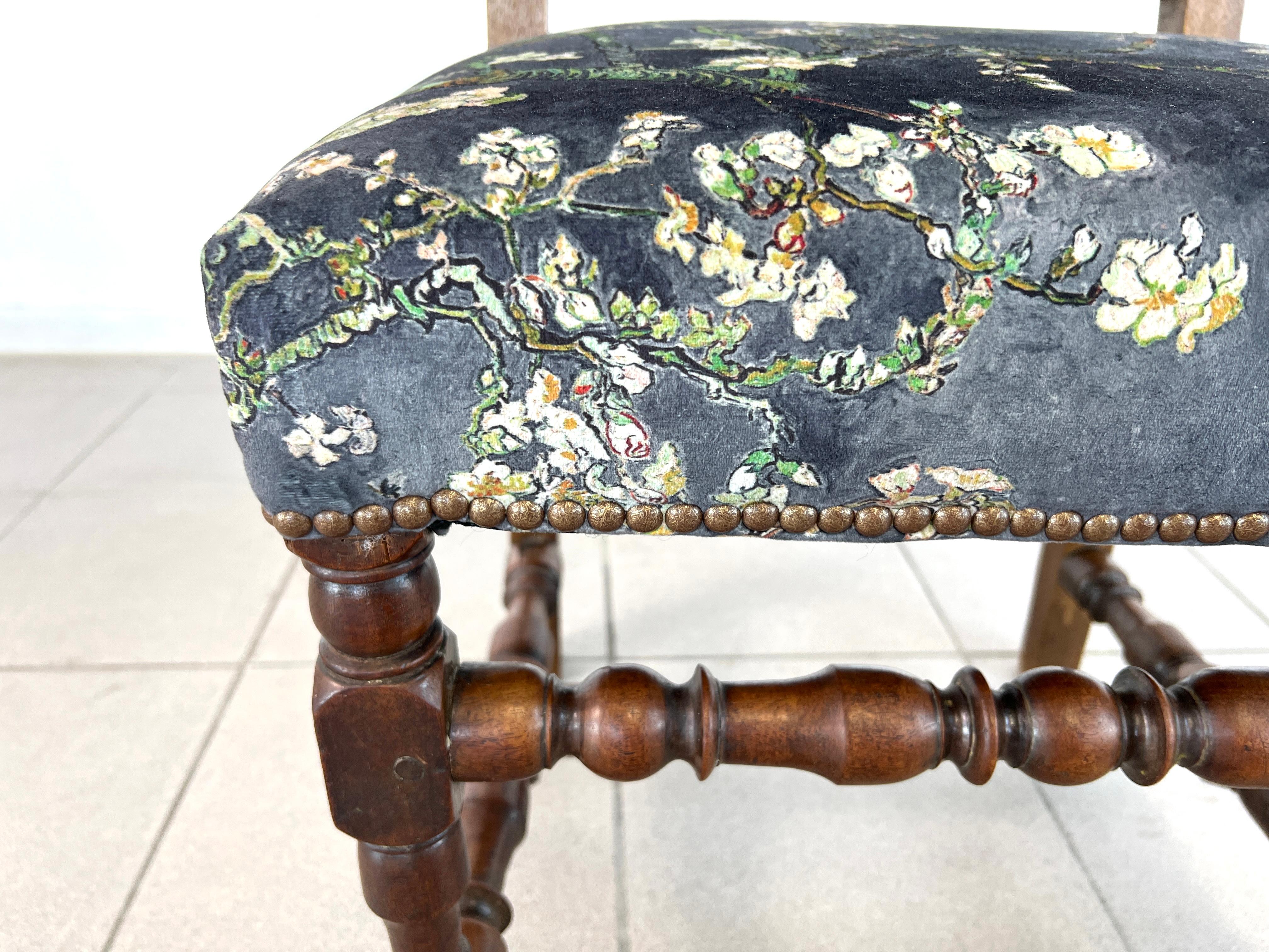Sedie da pranzo vintage in stile Luigi XIII - Set di 4 pezzi in vendita 4