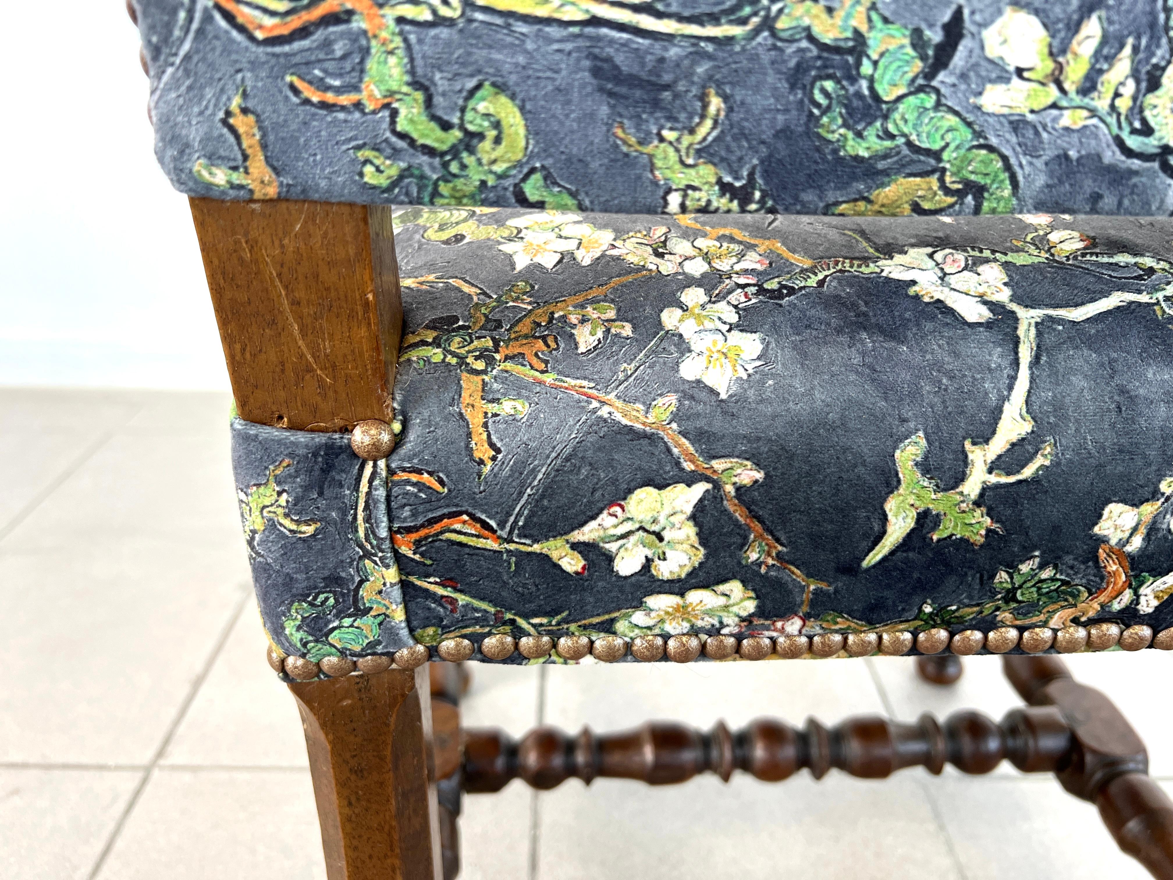 Sedie da pranzo vintage in stile Luigi XIII - Set di 4 pezzi in vendita 5