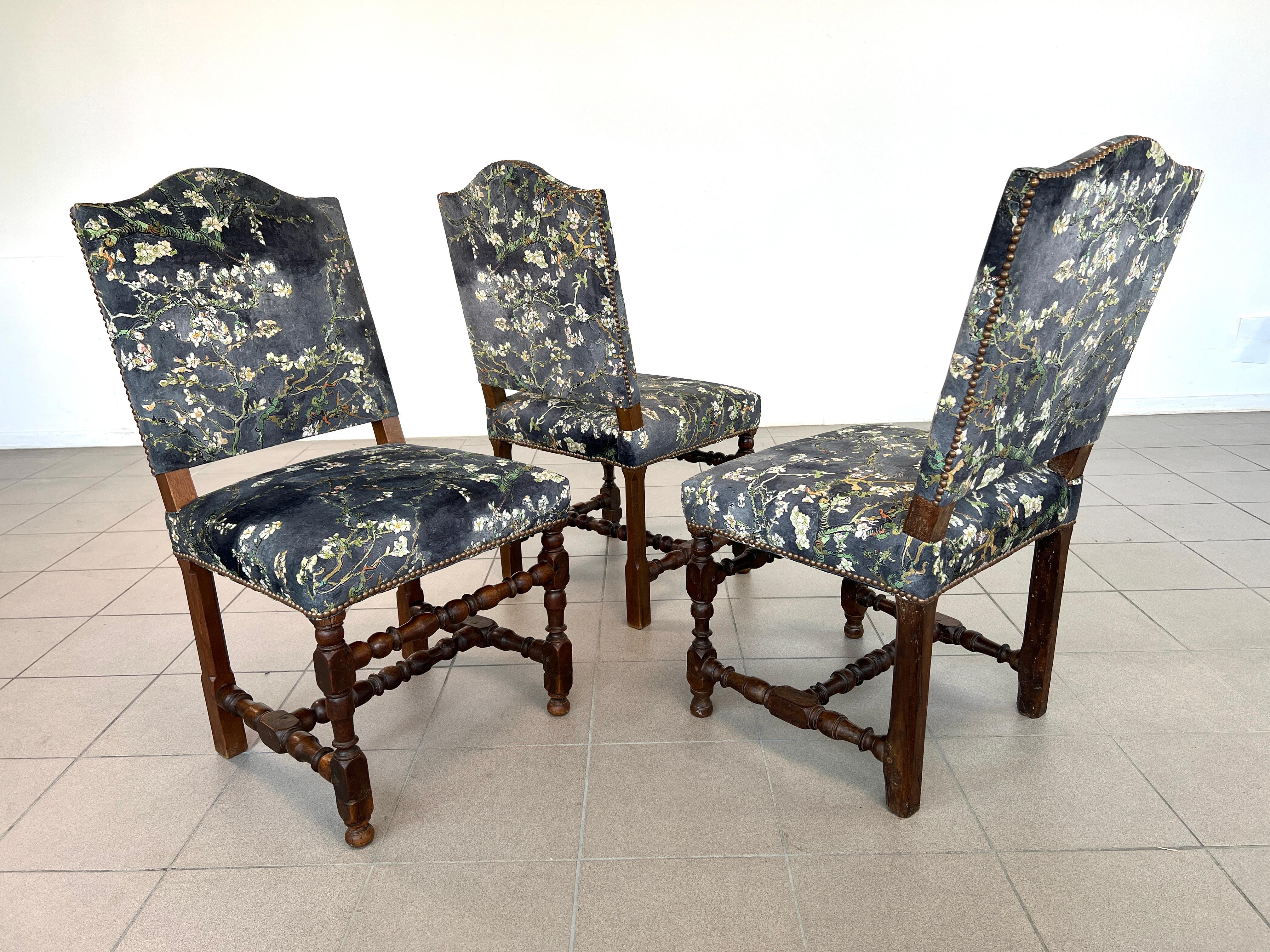 XX secolo Sedie da pranzo vintage in stile Luigi XIII - Set di 4 pezzi in vendita
