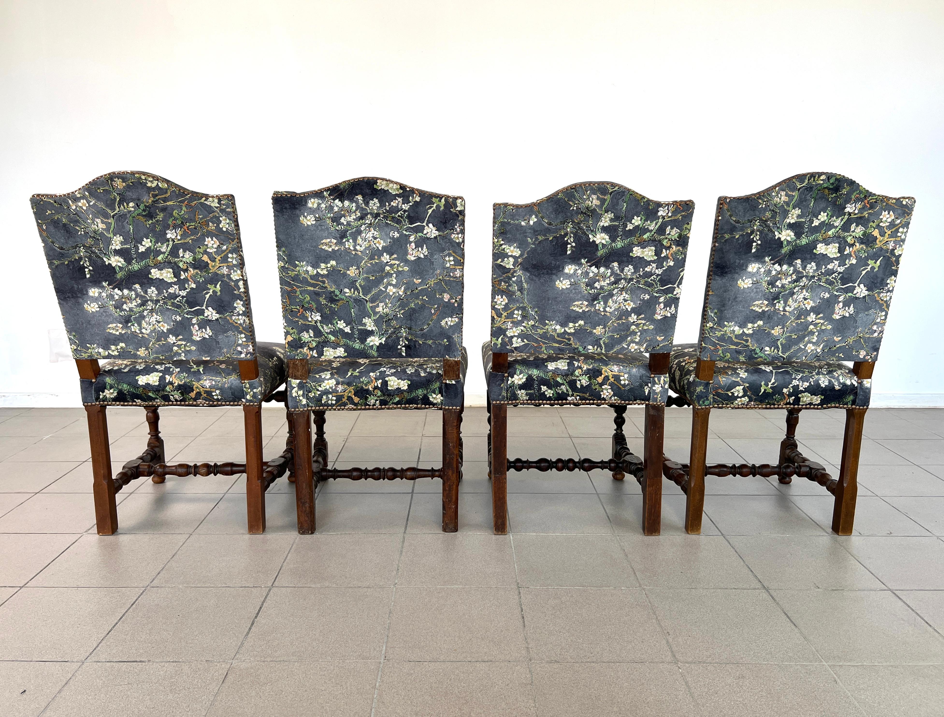 Sedie da pranzo vintage in stile Luigi XIII - Set di 4 pezzi in vendita 2