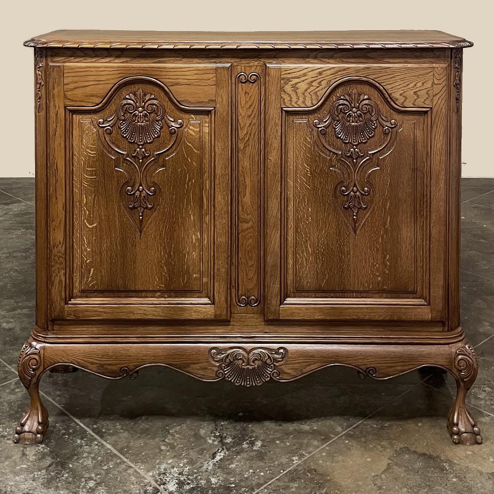Hand-Crafted Vintage Louis XIV Style Counter ~ Bar For Sale