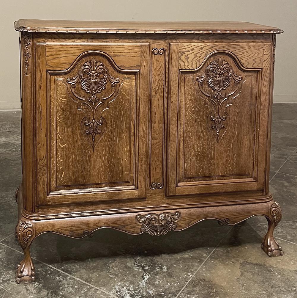 Vintage Louis XIV Style Counter ~ Bar In Good Condition For Sale In Dallas, TX