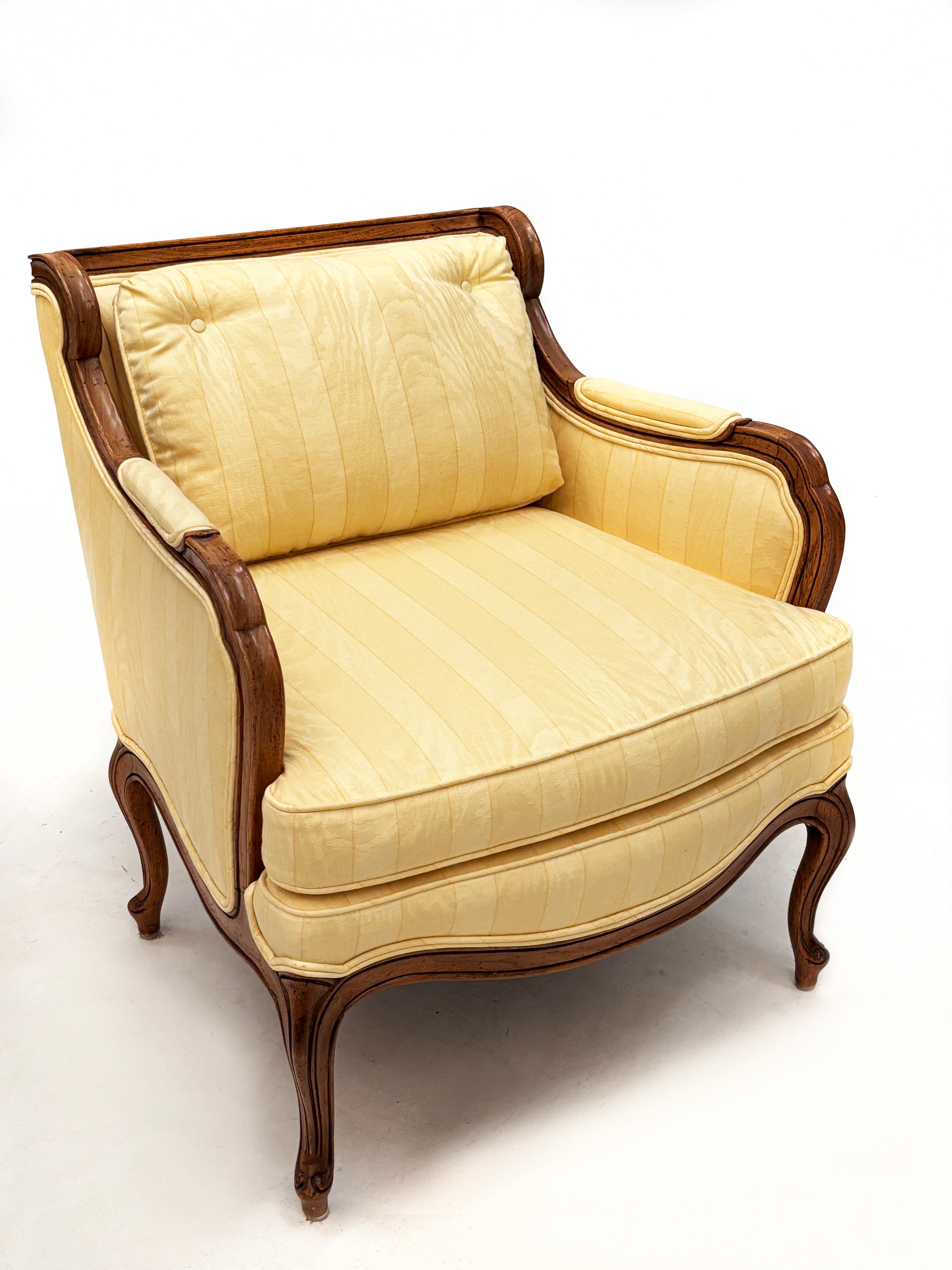 Vintage Louis XV-Style Bergere Armchairs with Walnut Frame en venta 8