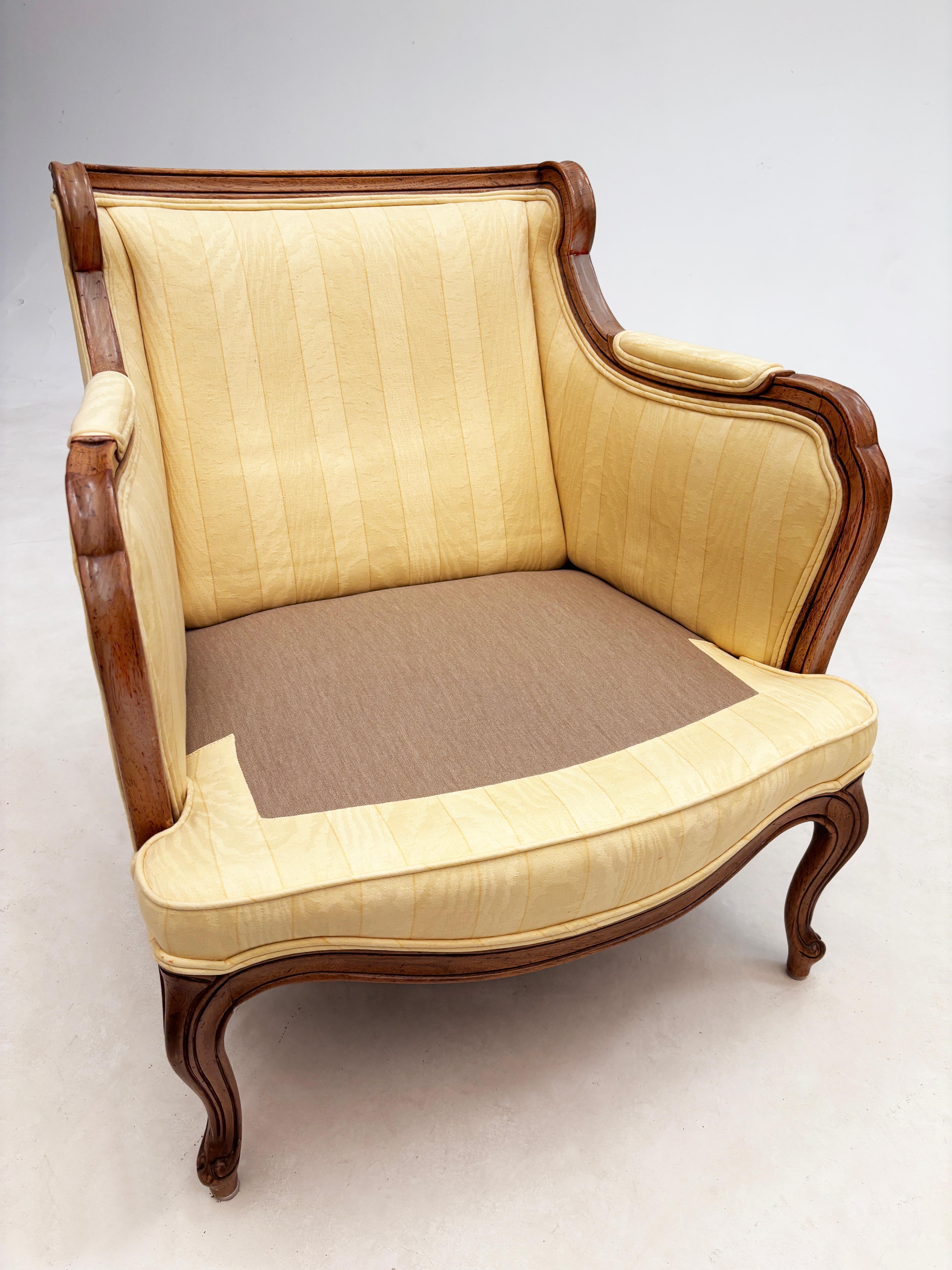 Vintage Louis XV-Style Bergere Armchairs with Walnut Frame en venta 10