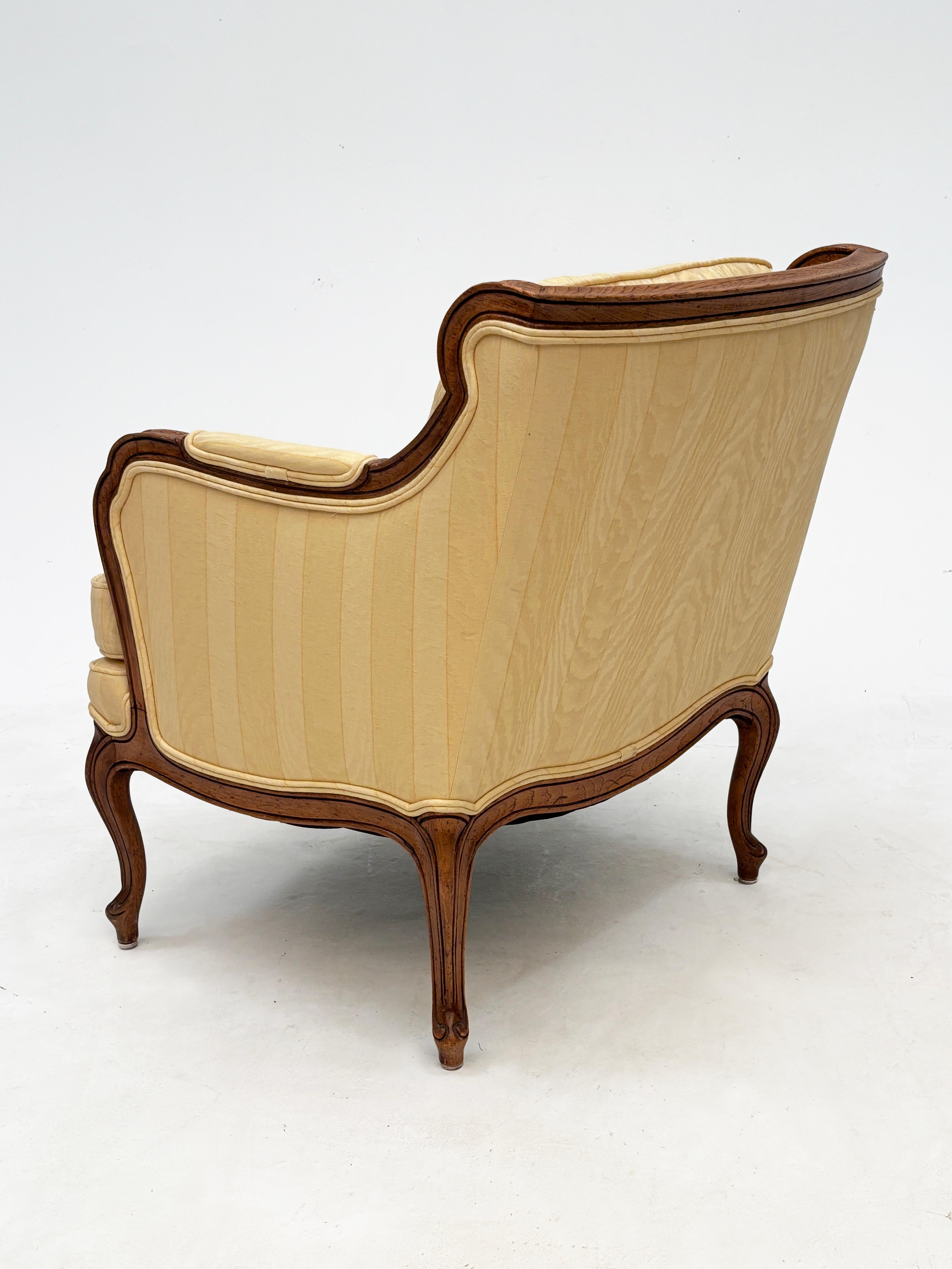 Vintage Louis XV-Style Bergere Armchairs with Walnut Frame Tapicería en venta
