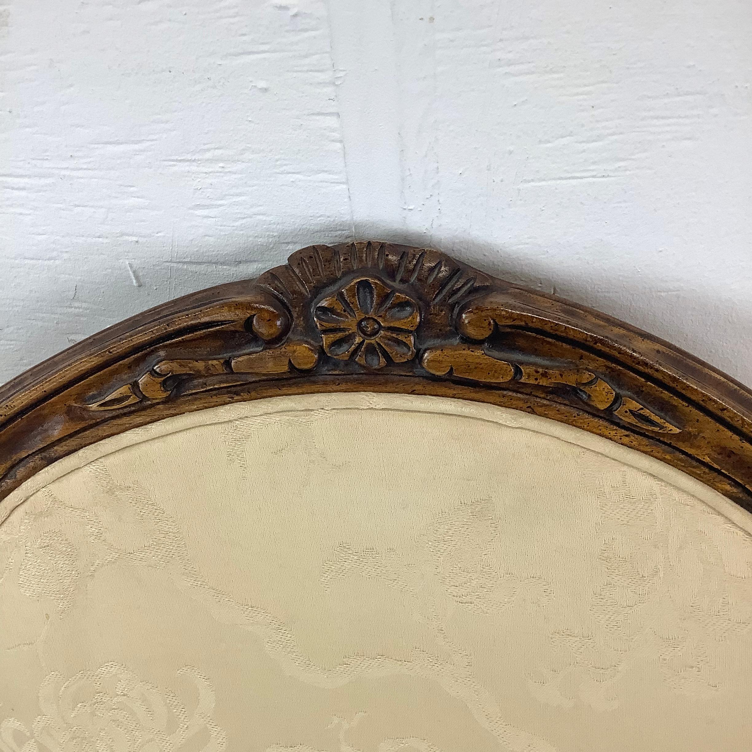 Vintage Louis XV Style Bergere Chair by Bernhardt Furniture In Good Condition For Sale In Trenton, NJ