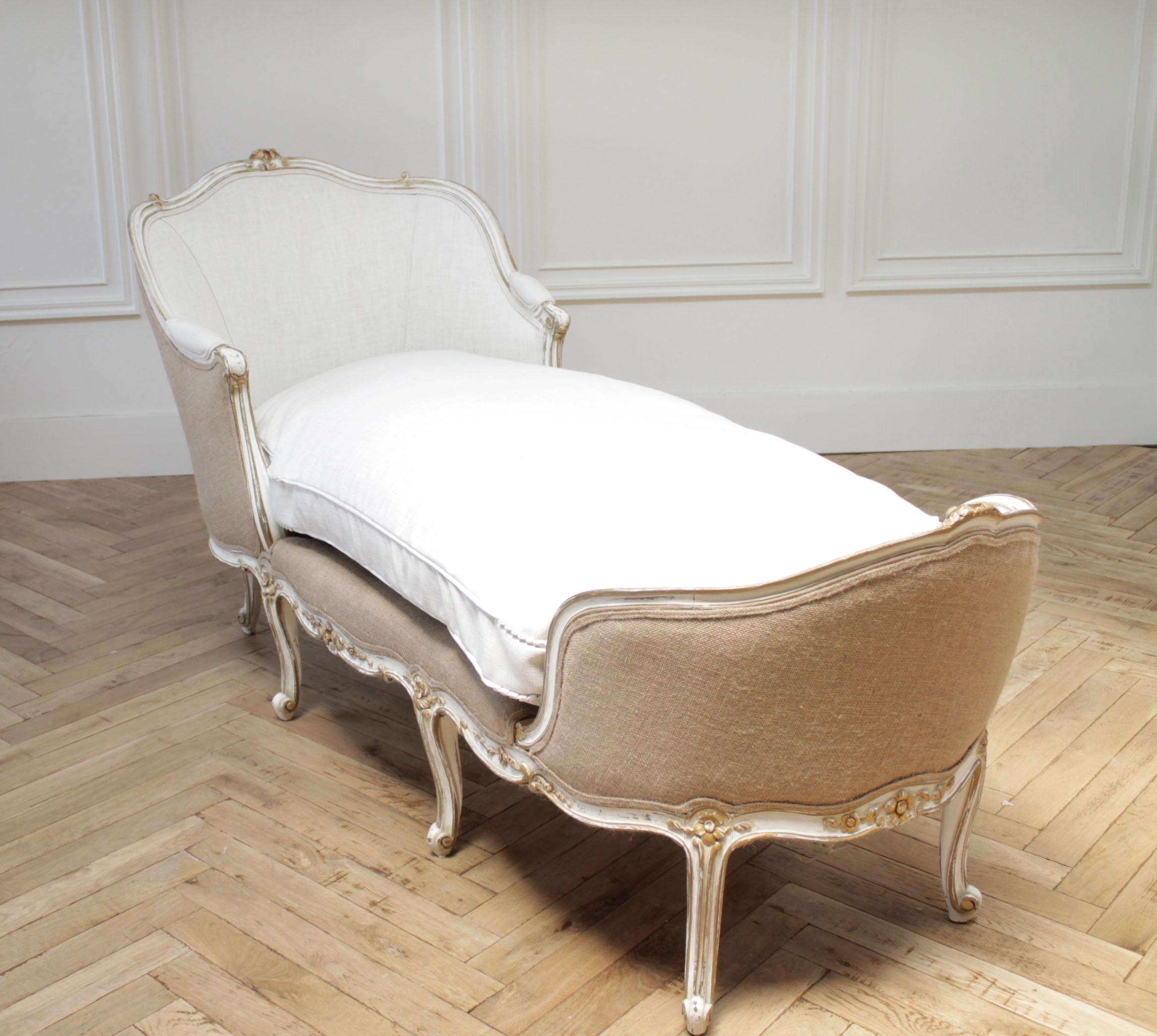 Vintage Louis XV Style Painted and Upholstered Linen Chaise Lounge 3