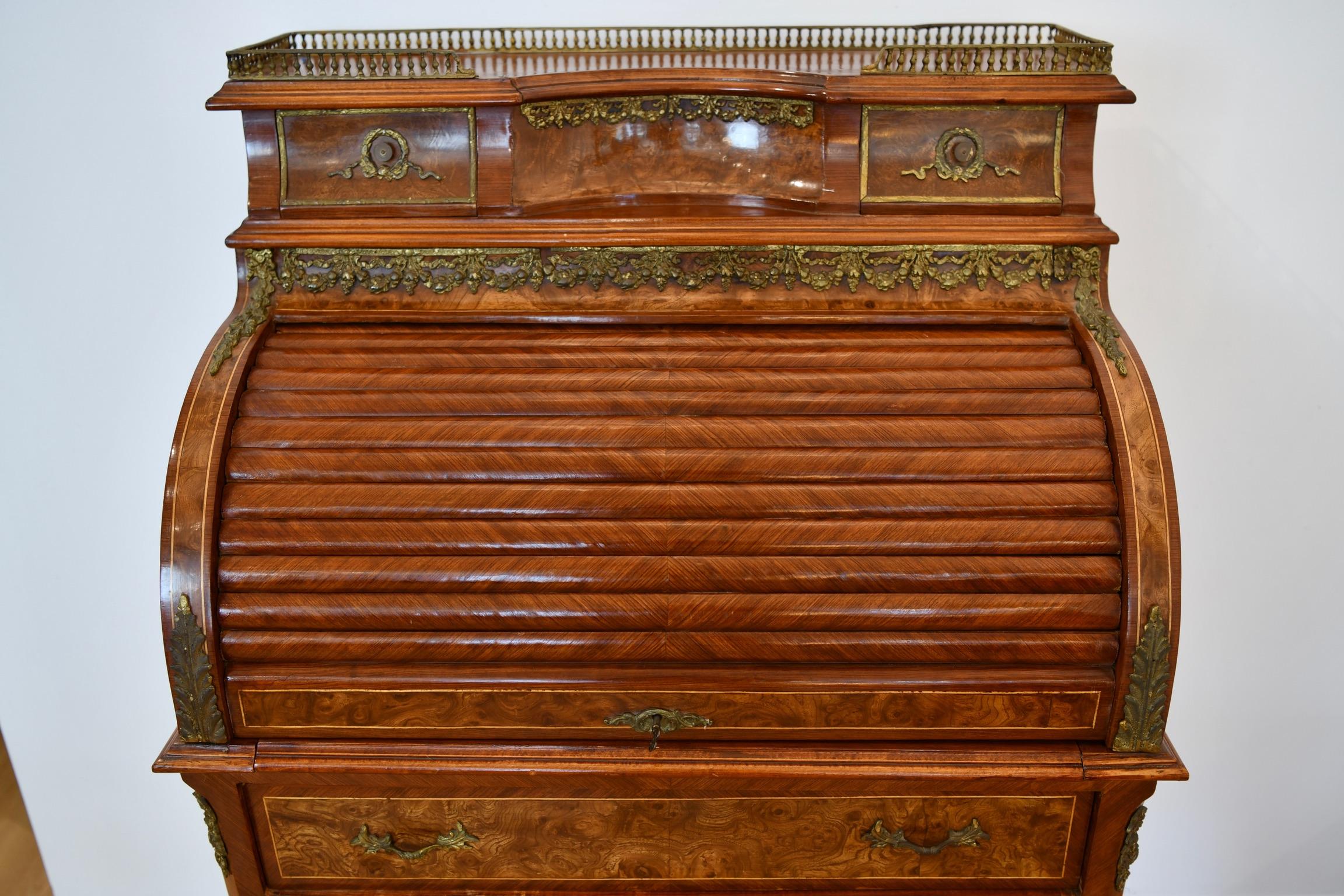 Vintage Louis XV Style Roll Top Ladies Desk In Good Condition In Brooklyn, NY