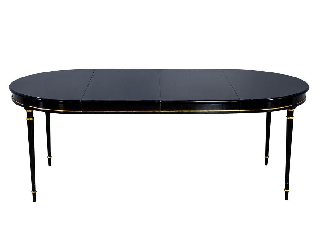 round black lacquer dining table