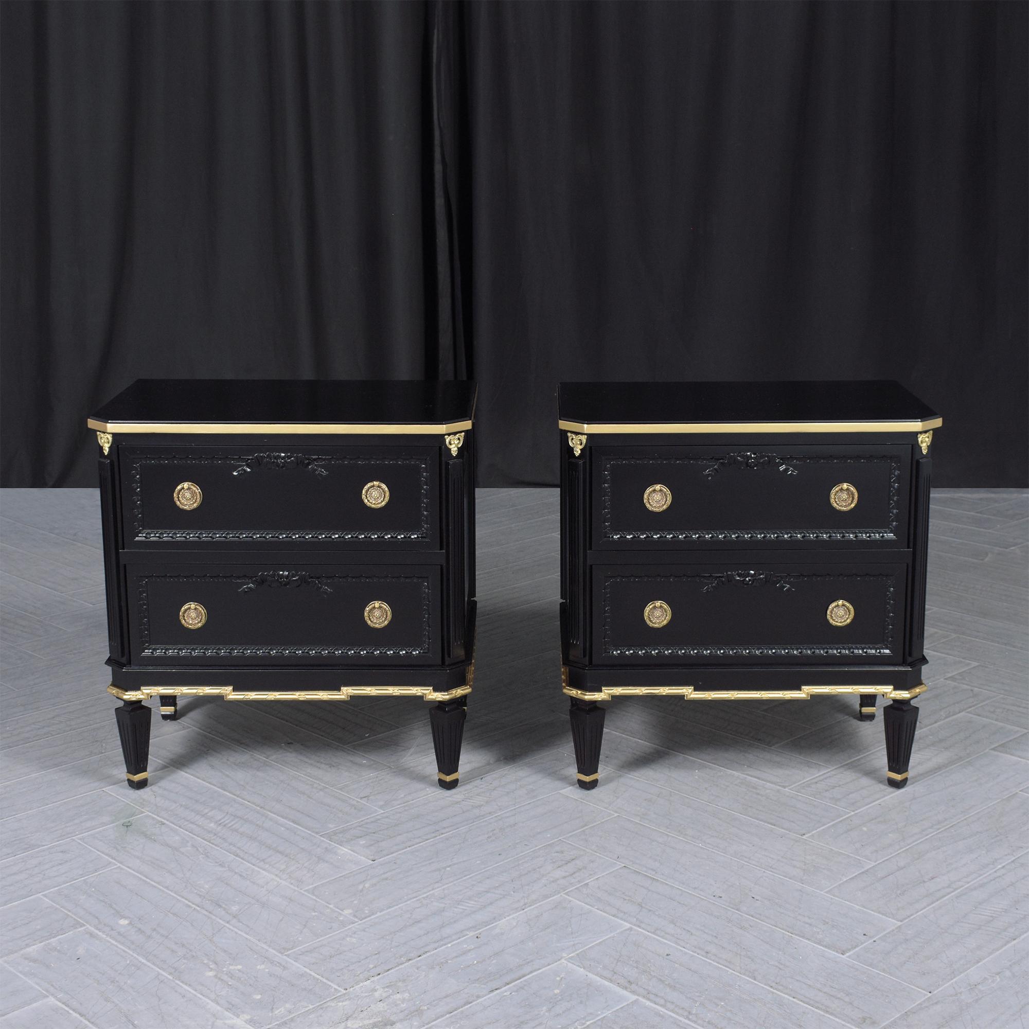 Italian Vintage Louis XVI Mahogany Commodes: Timeless Nightstands for the Modern Home