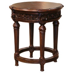Guéridon d'appoint vintage de style Louis XVI en noyer sculpté de Habersham