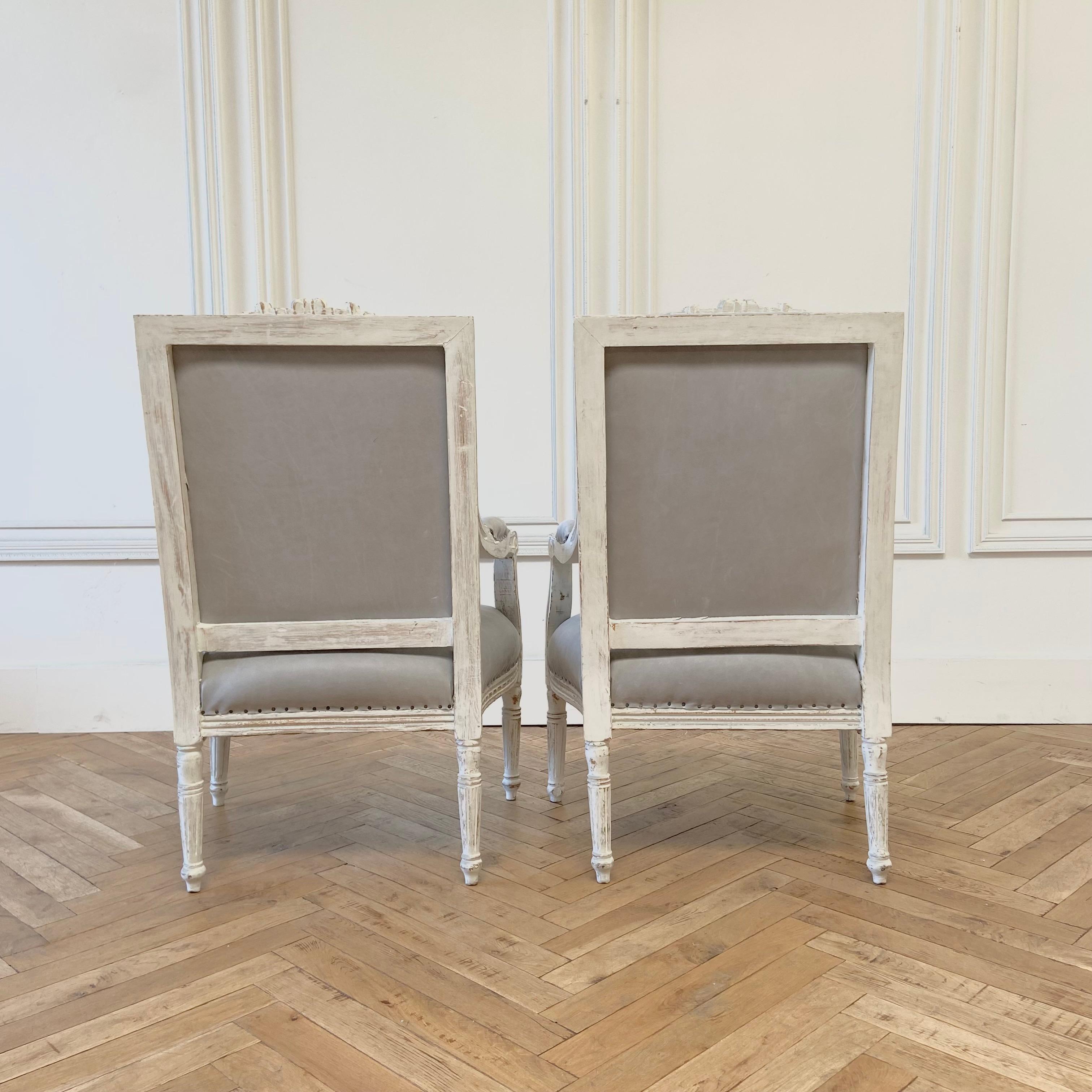 20th Century Vintage Louis XVI Style Open Arm Chairs in Leather For Sale