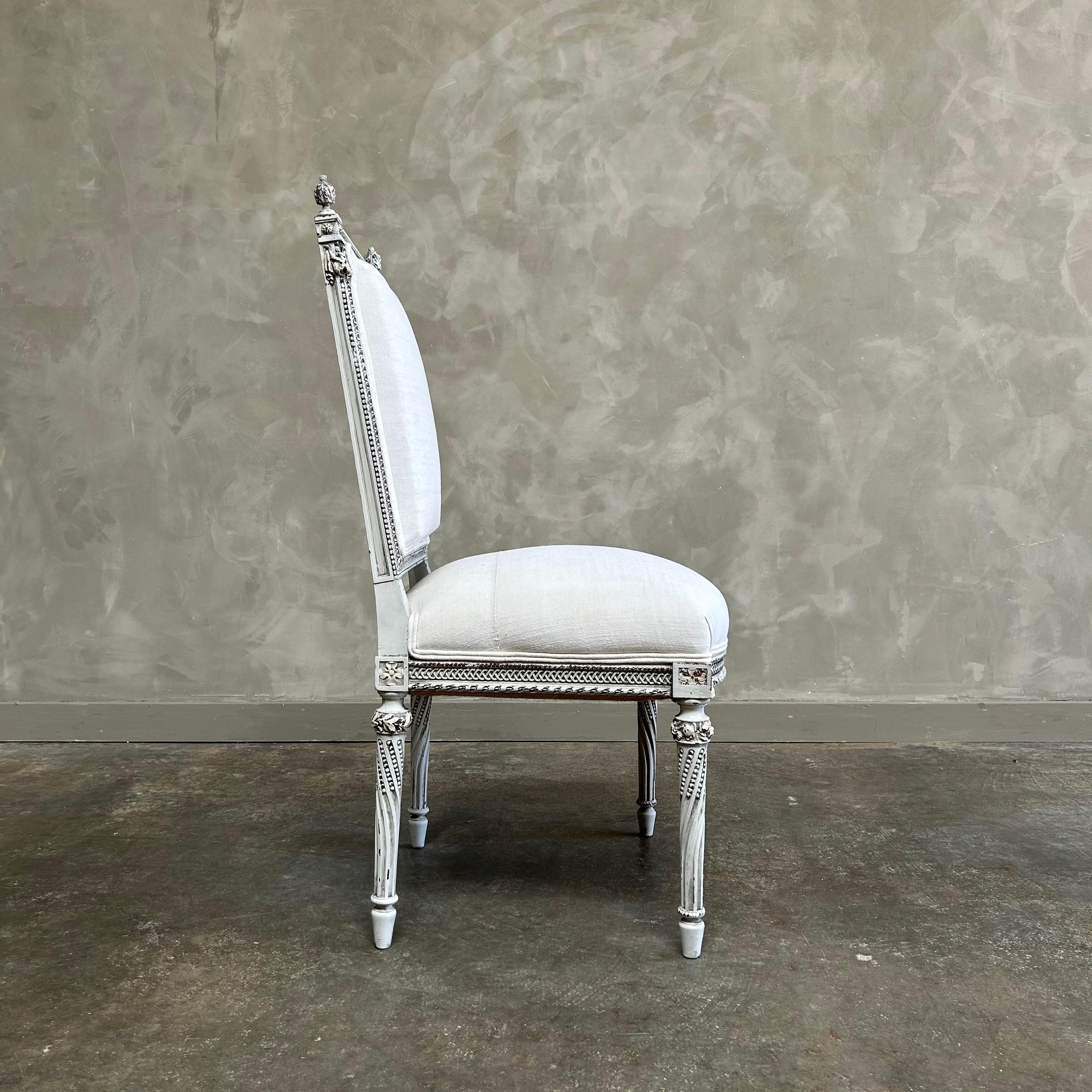 Vintage Louis XVI Style Painted and Upholstered chair In Good Condition For Sale In Brea, CA