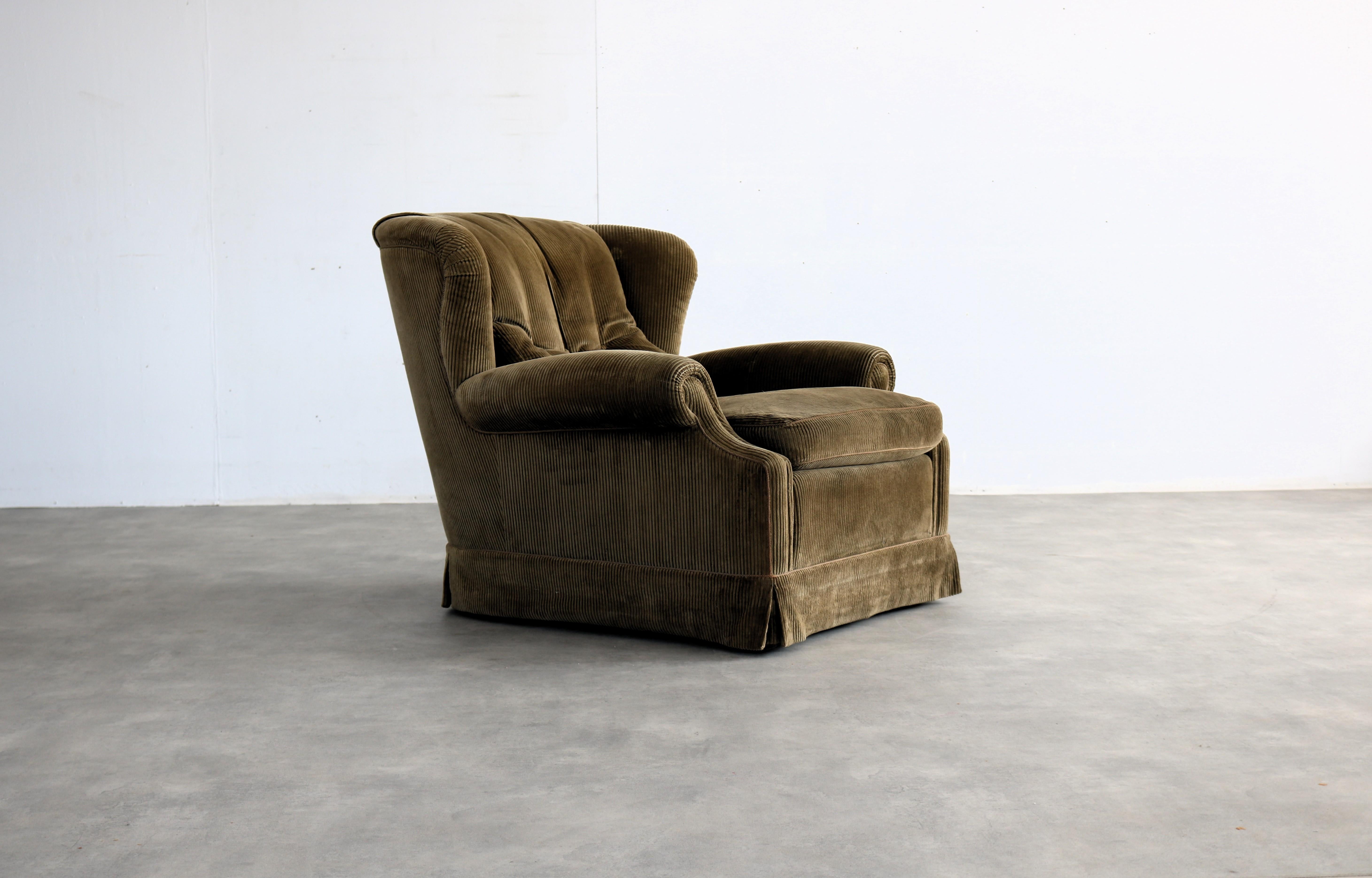 vintage lounge chair  armchair  1950s

period  1950s
design  BW Modell  Germany
condition  good  minor signs of use
size  79 x 90 x 110 (hxbxd) seat height 45

details  wood; upholstery; 

article number  2733