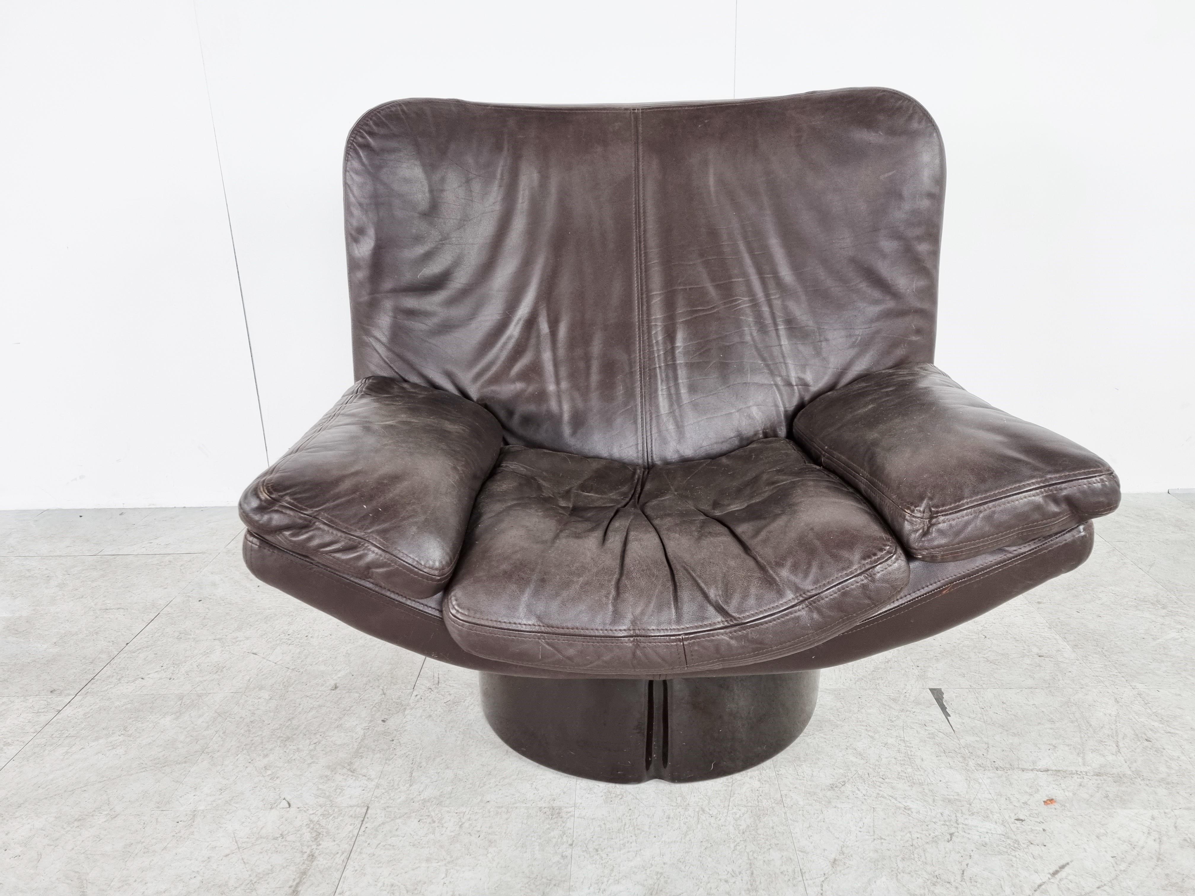 Italian Vintage Lounge Chair by T. Ammannati and G.P. Vitelli for Comfort in Italy, 197 For Sale