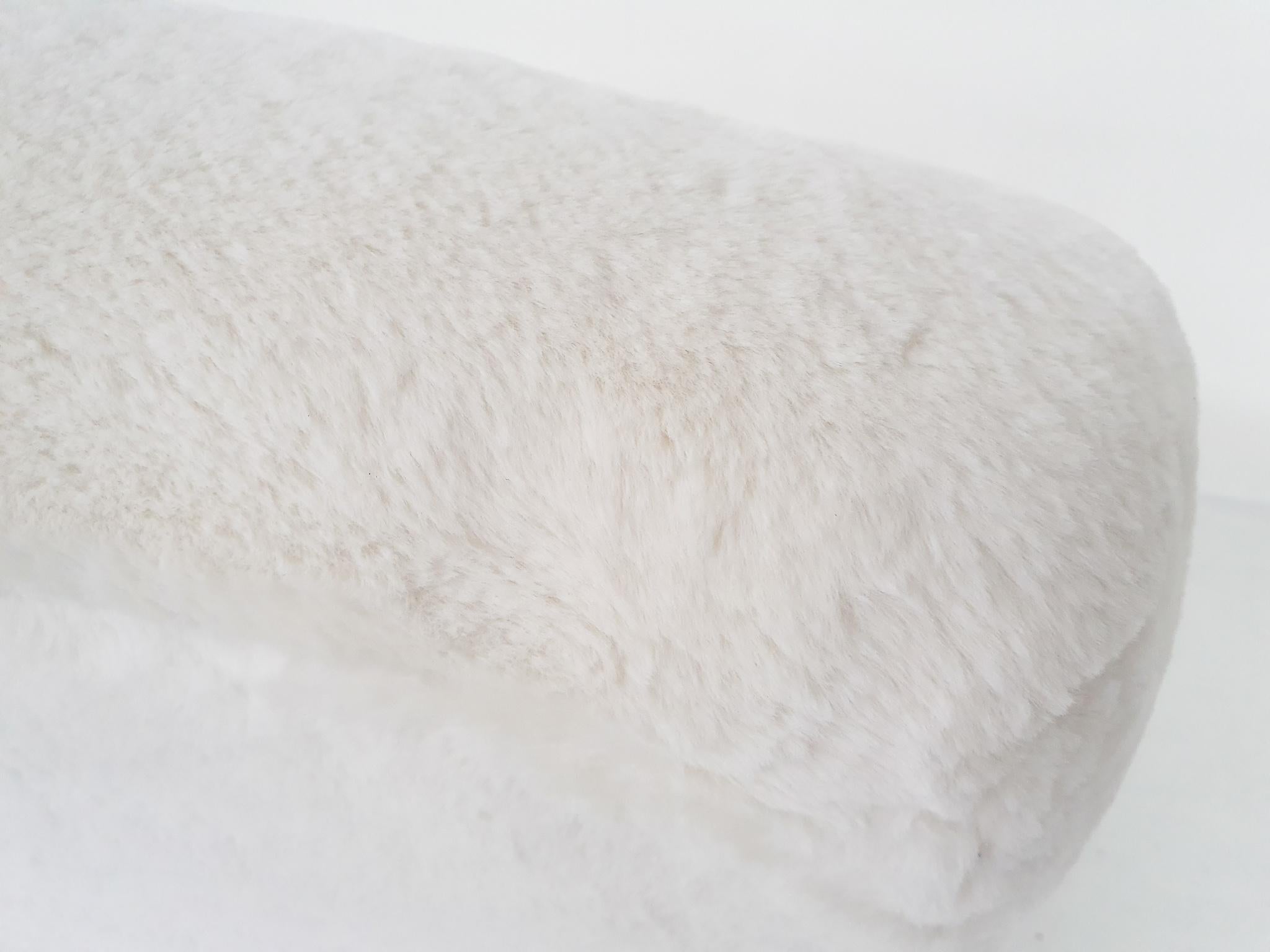 Vintage Lounge Chair in Faux- Fur, 1950's For Sale 1