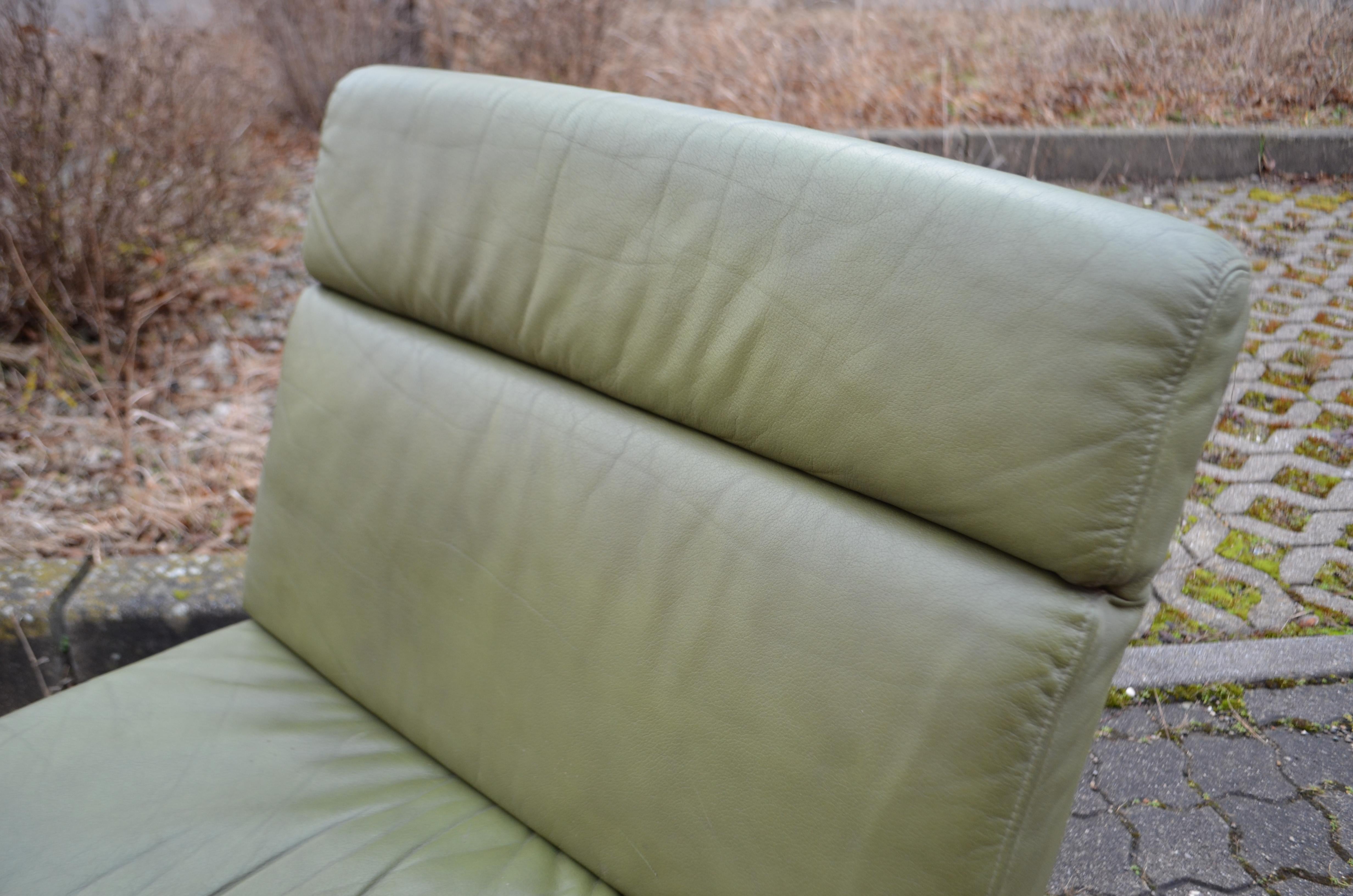 Vintage Lounge Chair Leather Mossgreen For Sale 9