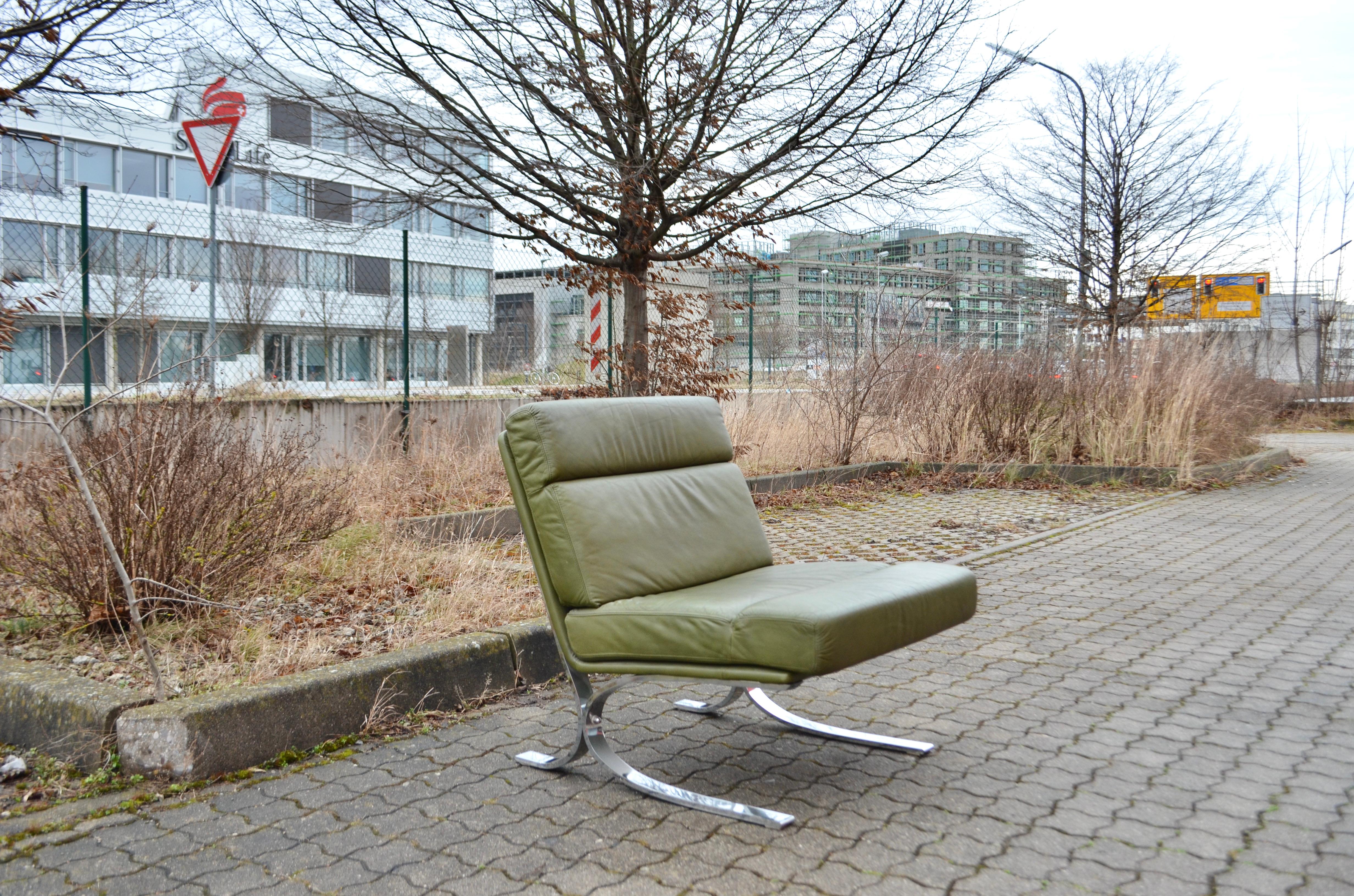 Vintage Lounge Chair Leder Moosgrün (Mitte des 20. Jahrhunderts) im Angebot