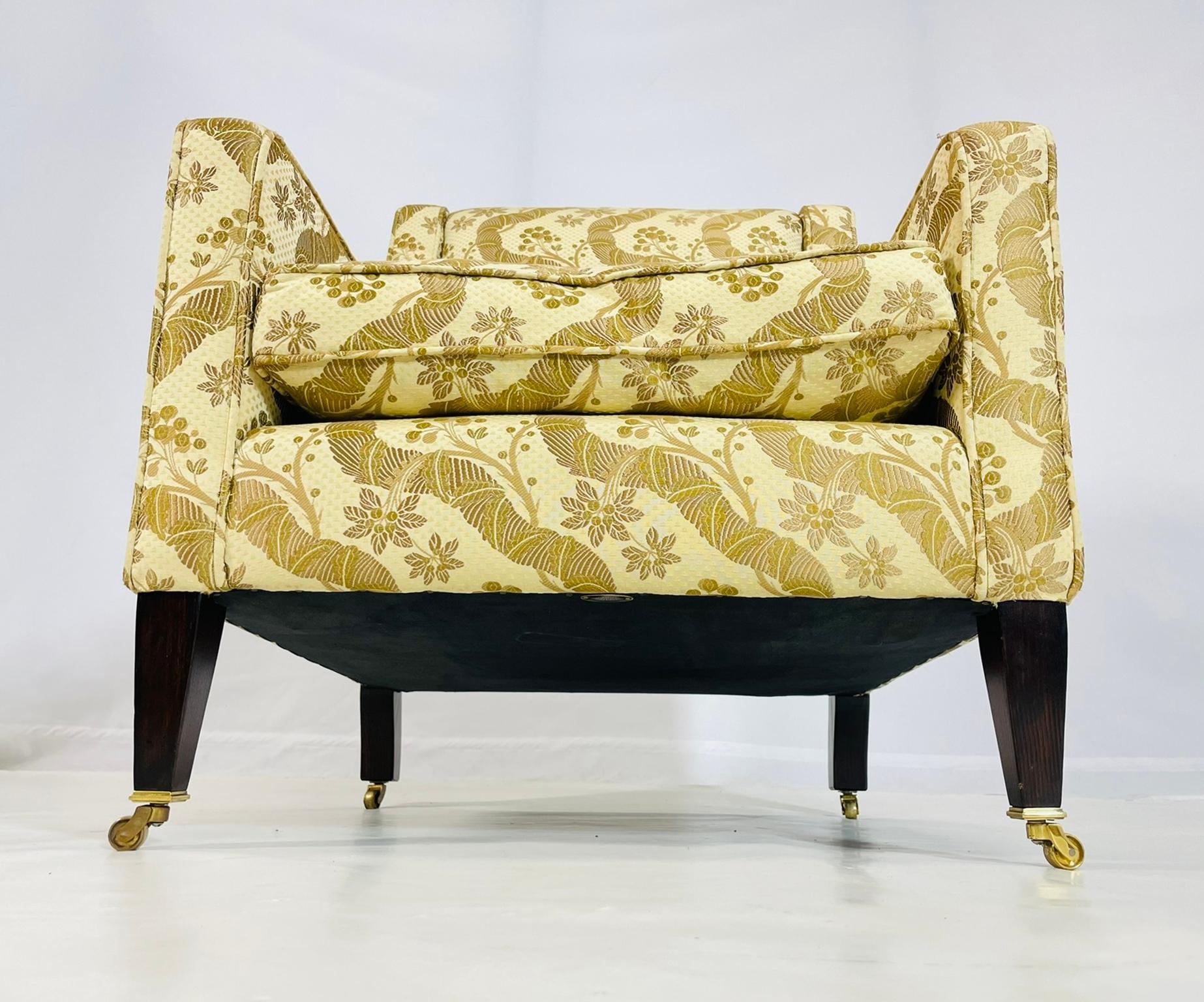 Vintage Lounge Chair Made in England by George Smith For Sale 5
