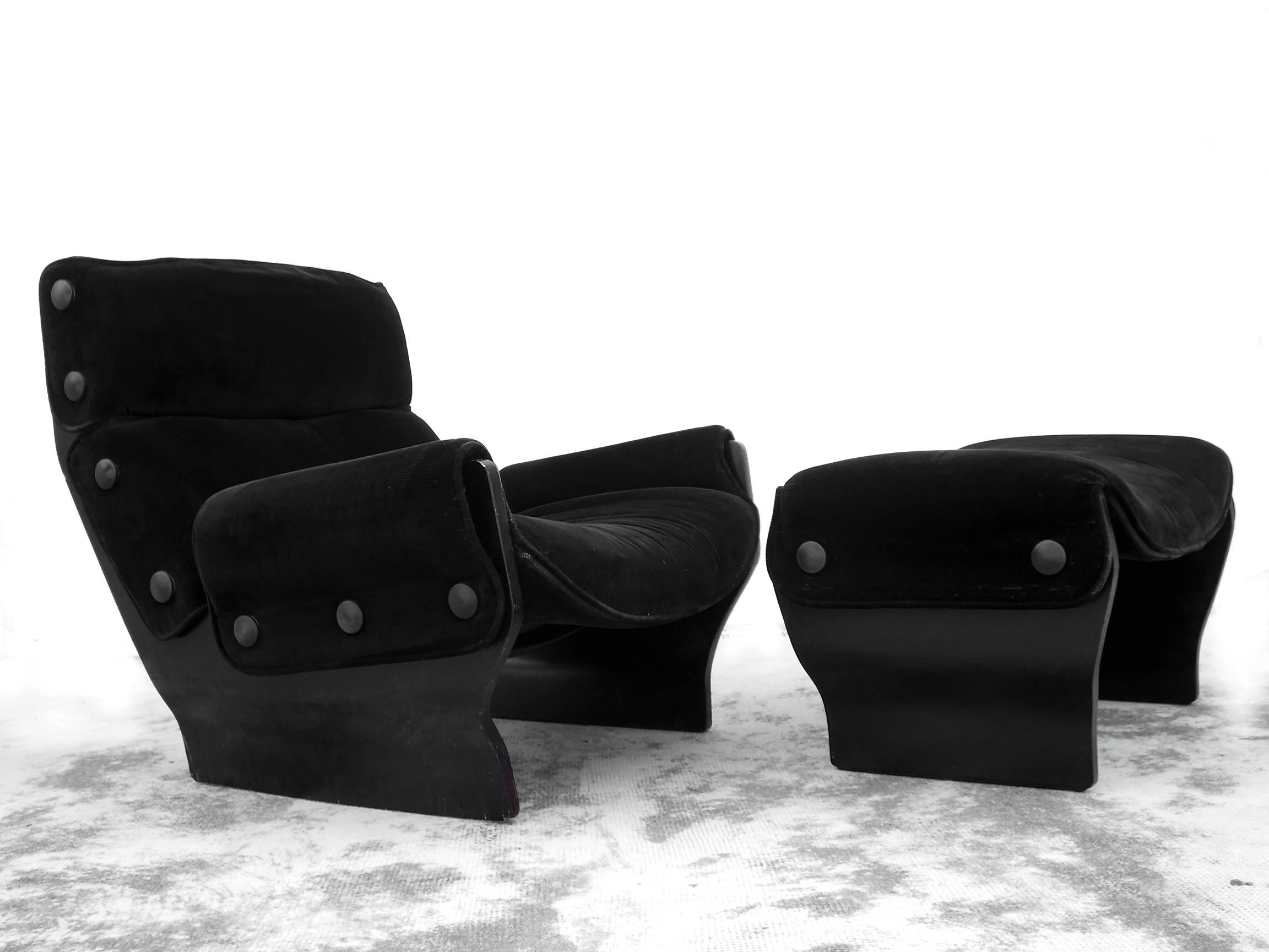 Mid-Century Modern Vintage Lounge Chair Osvaldo Borsani, Armchair and Ottoman Canada Tecno 1965 For Sale