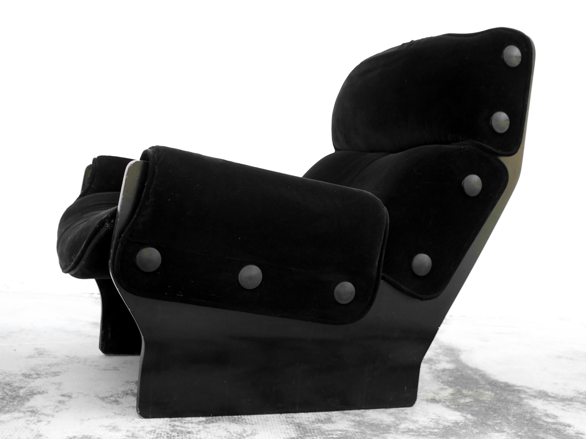 Mid-20th Century Vintage Lounge Chair Osvaldo Borsani, Armchair and Ottoman Canada Tecno 1965 For Sale