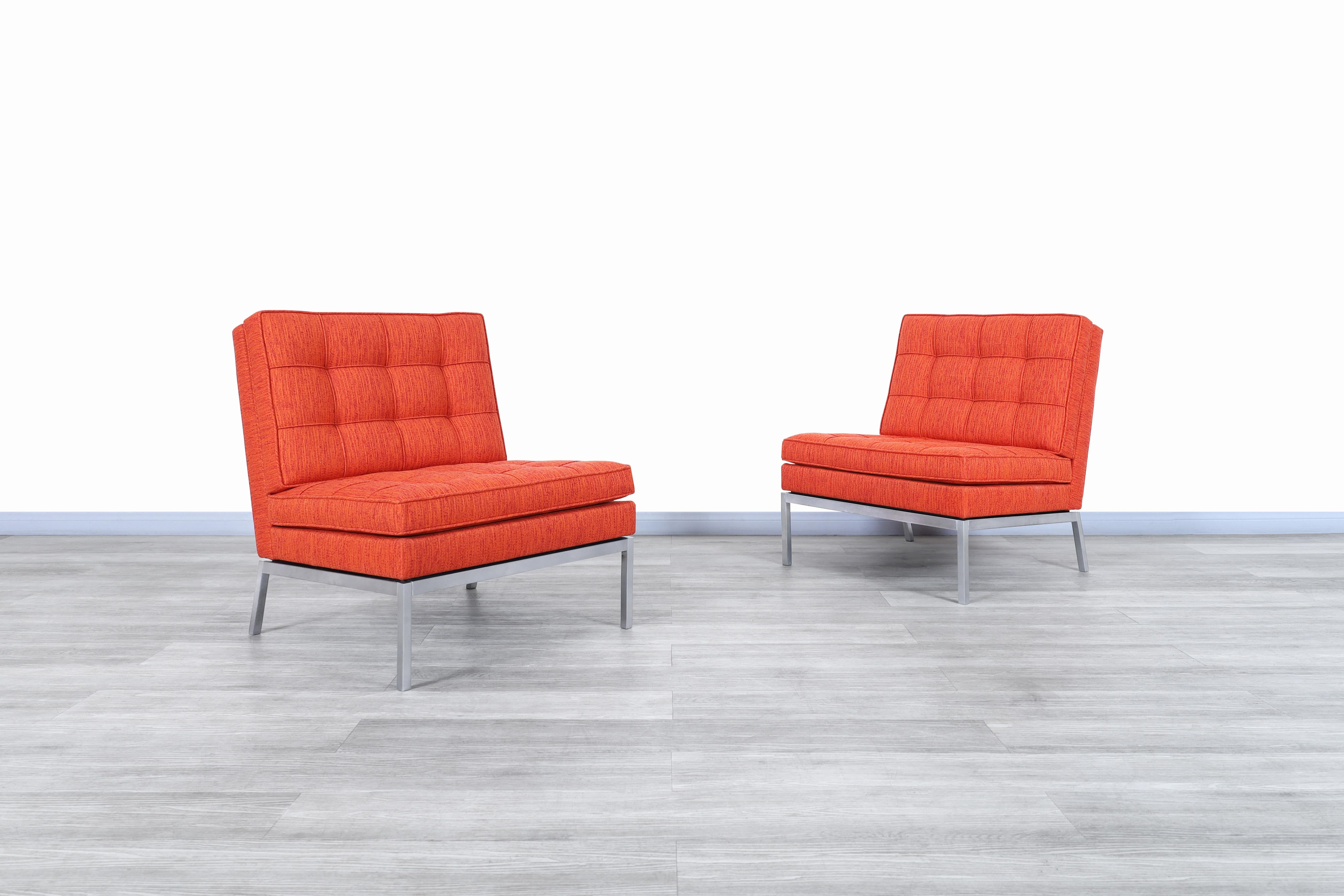 Stunning vintage lounge chairs designed by Florence Knoll for Knoll Associates, Inc. in the United States, circa 1960s. This lounge chairs have a clean design around its edges and an elegant contrast of colors throughout its design. Features