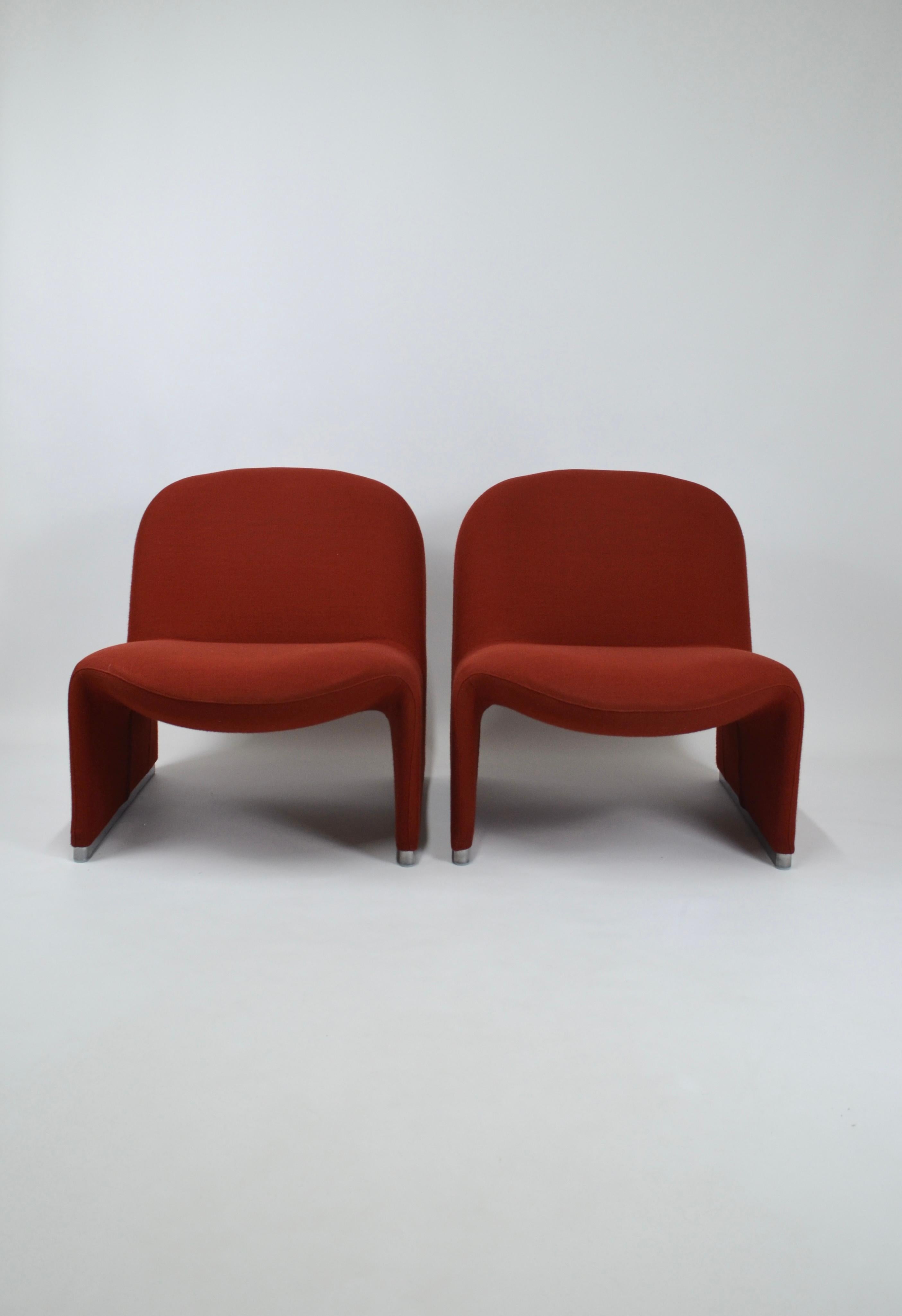 Vintage Lounge Chairs by Giancarlo Piretti for Anonima Castelli, 1970s, Set of 2 For Sale 1