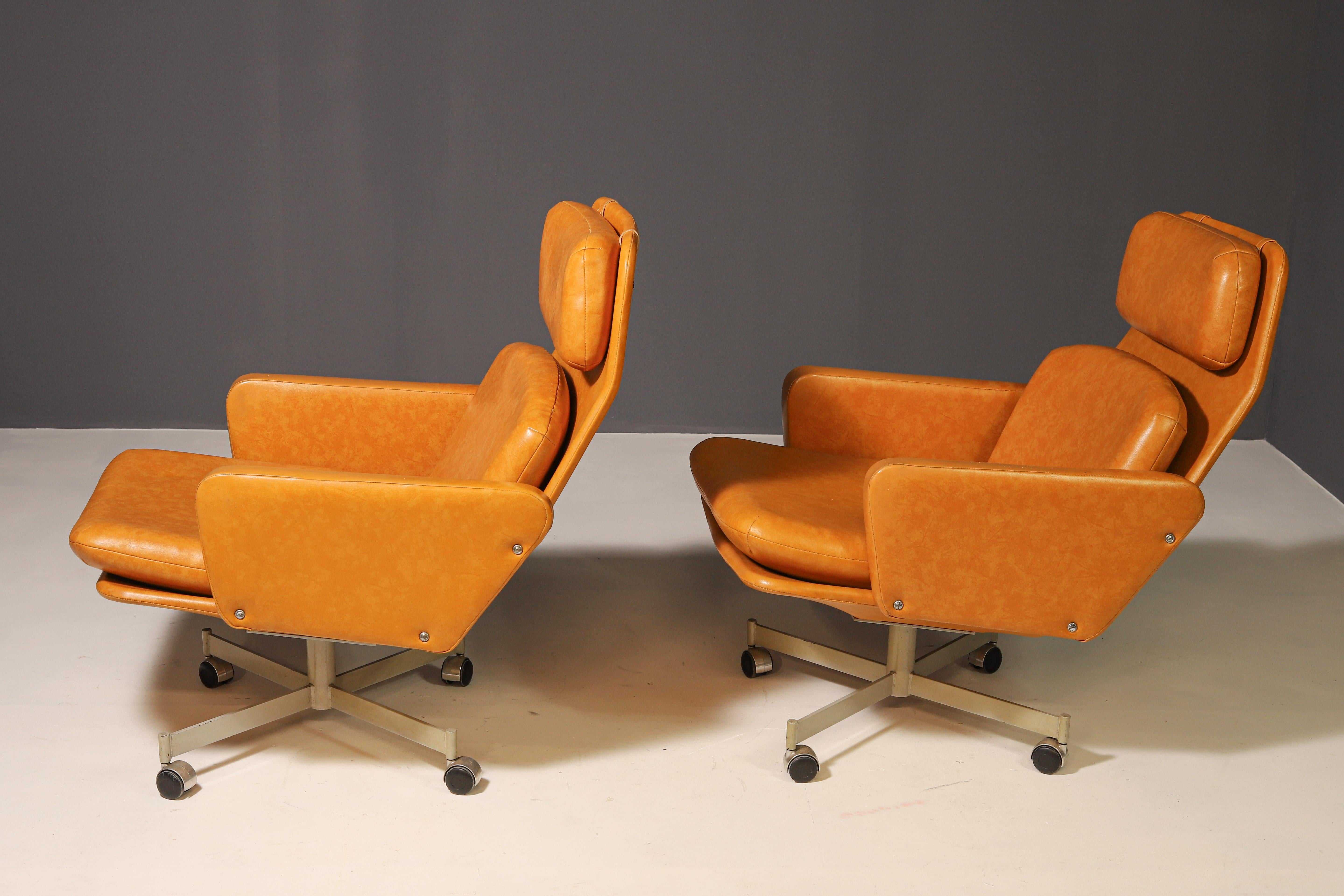 Vintage Lounge Chairs by Kovona  Czechoslovakia, 1970s In Good Condition For Sale In Prague 8, CZ